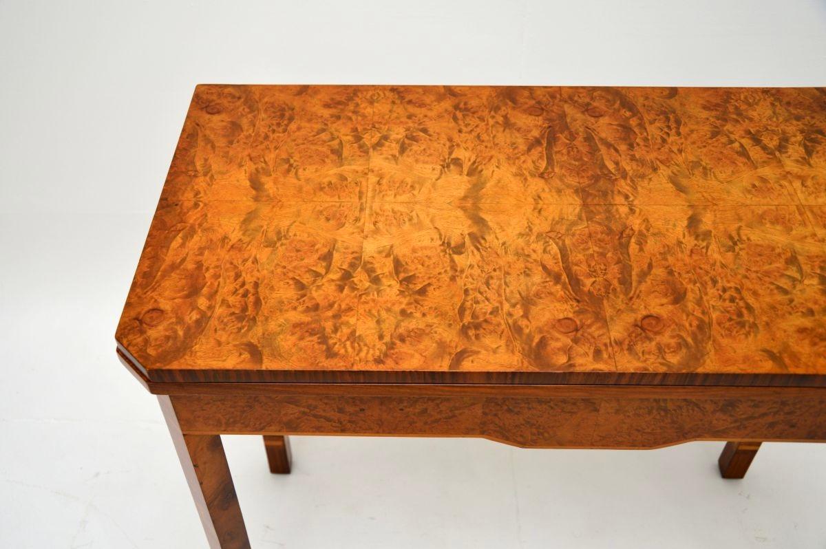 Mesa consola Art Decó de nogal con rebabas en venta 4