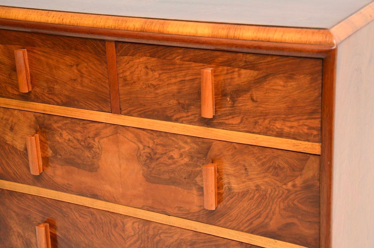 Art Deco Burr Walnut Chest of Drawers in vendita 3