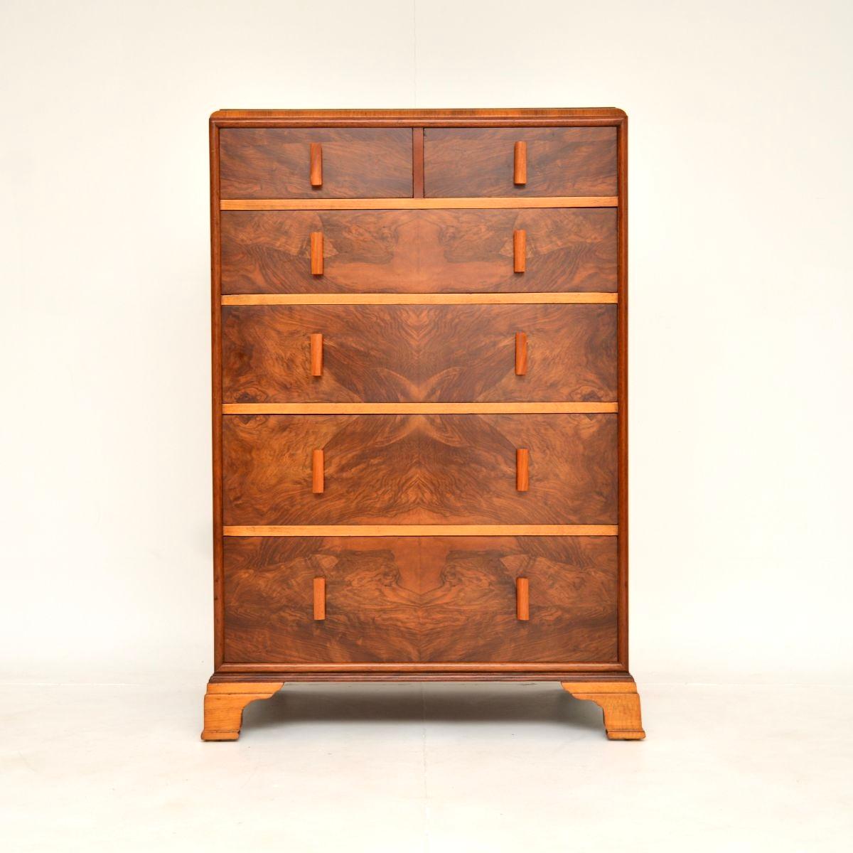 Art Déco Art Deco Burr Walnut Chest of Drawers in vendita
