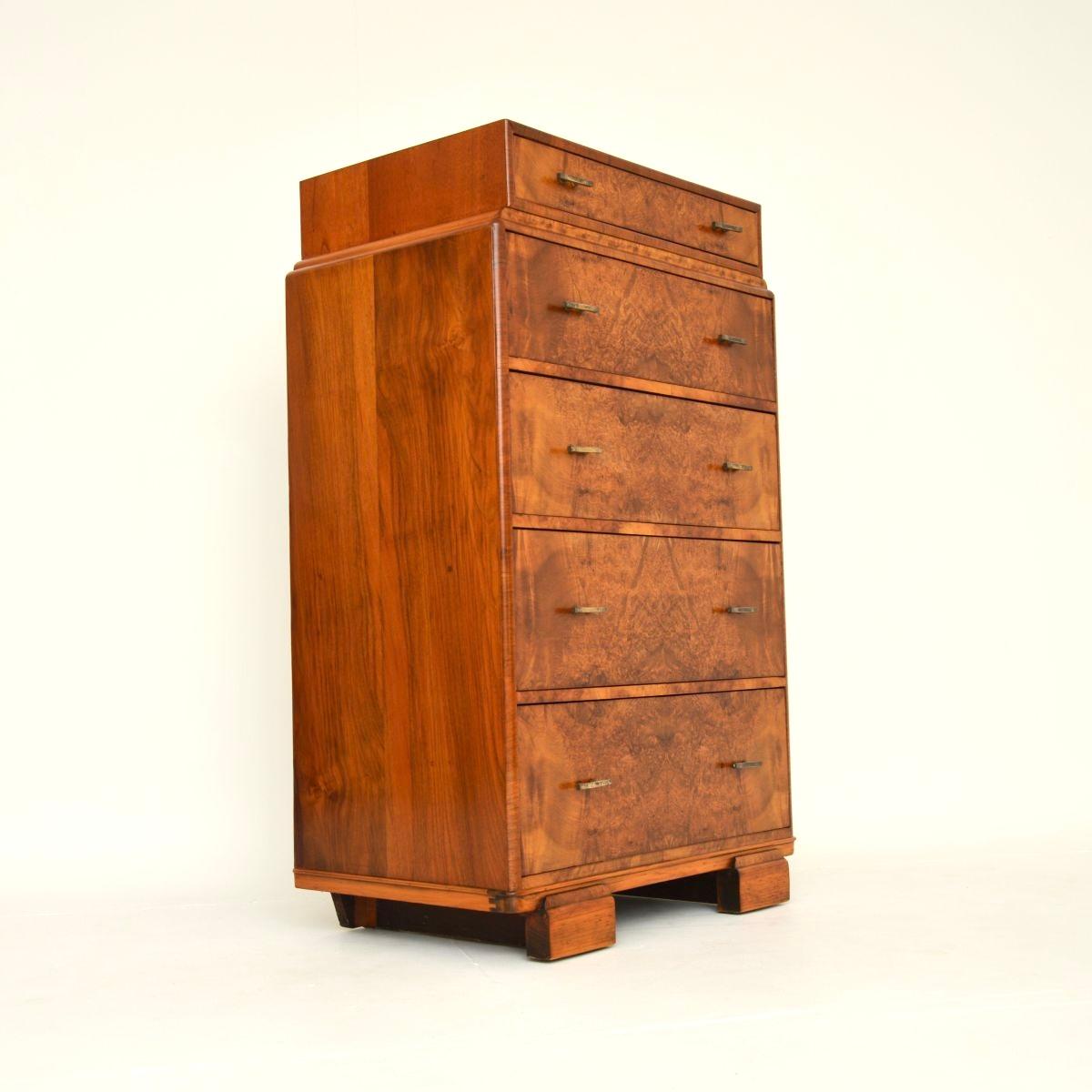Art Deco Burr Walnut Chest of Drawers In Good Condition For Sale In London, GB