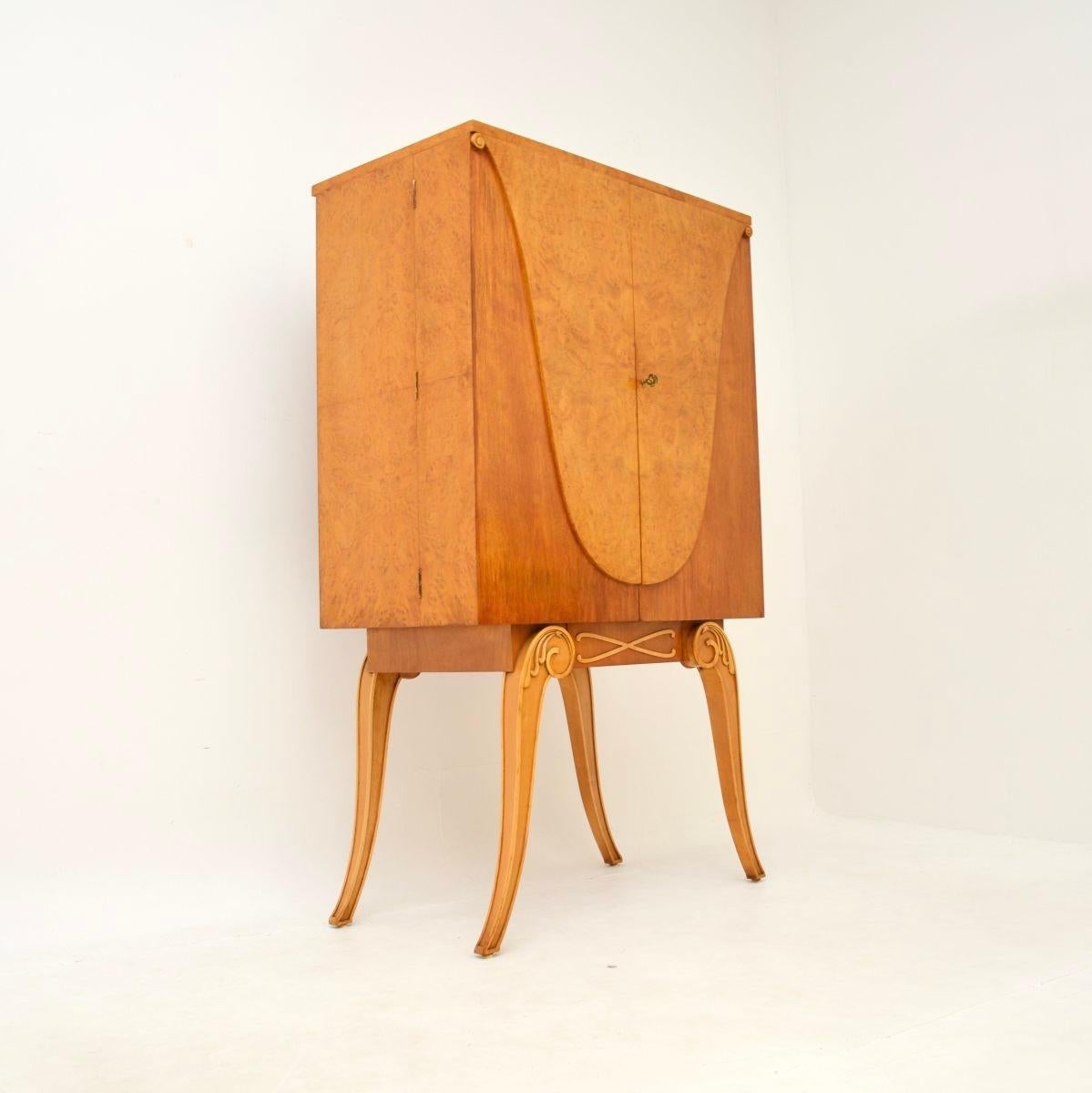Mueble Cocktail Art Decó de nogal de Hille Vidrio en venta