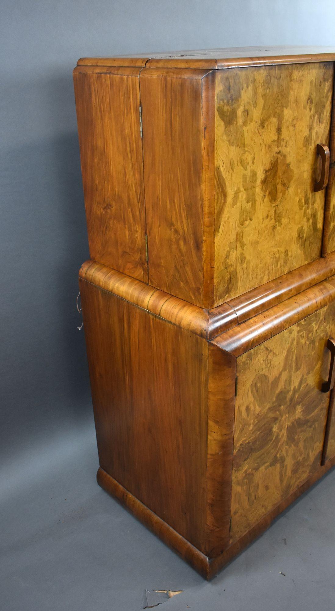 Mueble Cocktail Art Decó de Nogal Rebabas Inglés en venta