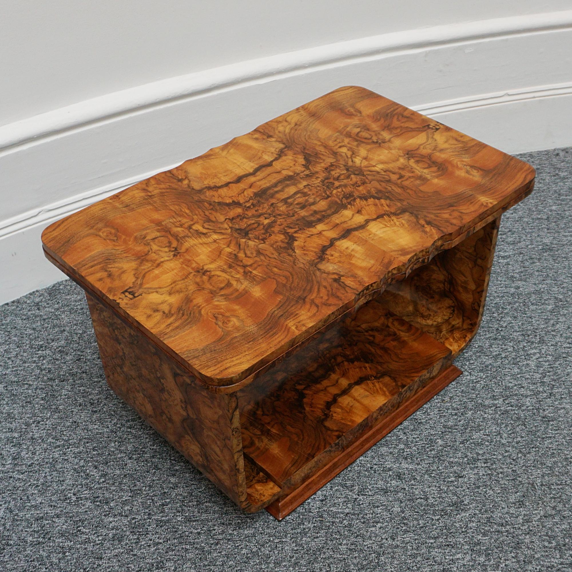 Art Deco Burr Walnut Coffee Table  In Excellent Condition For Sale In Forest Row, East Sussex