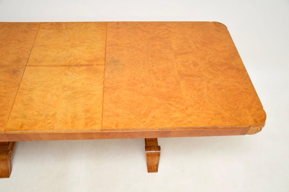 Table et chaises de salle à manger Art déco en ronce de noyer par Hille en vente 1