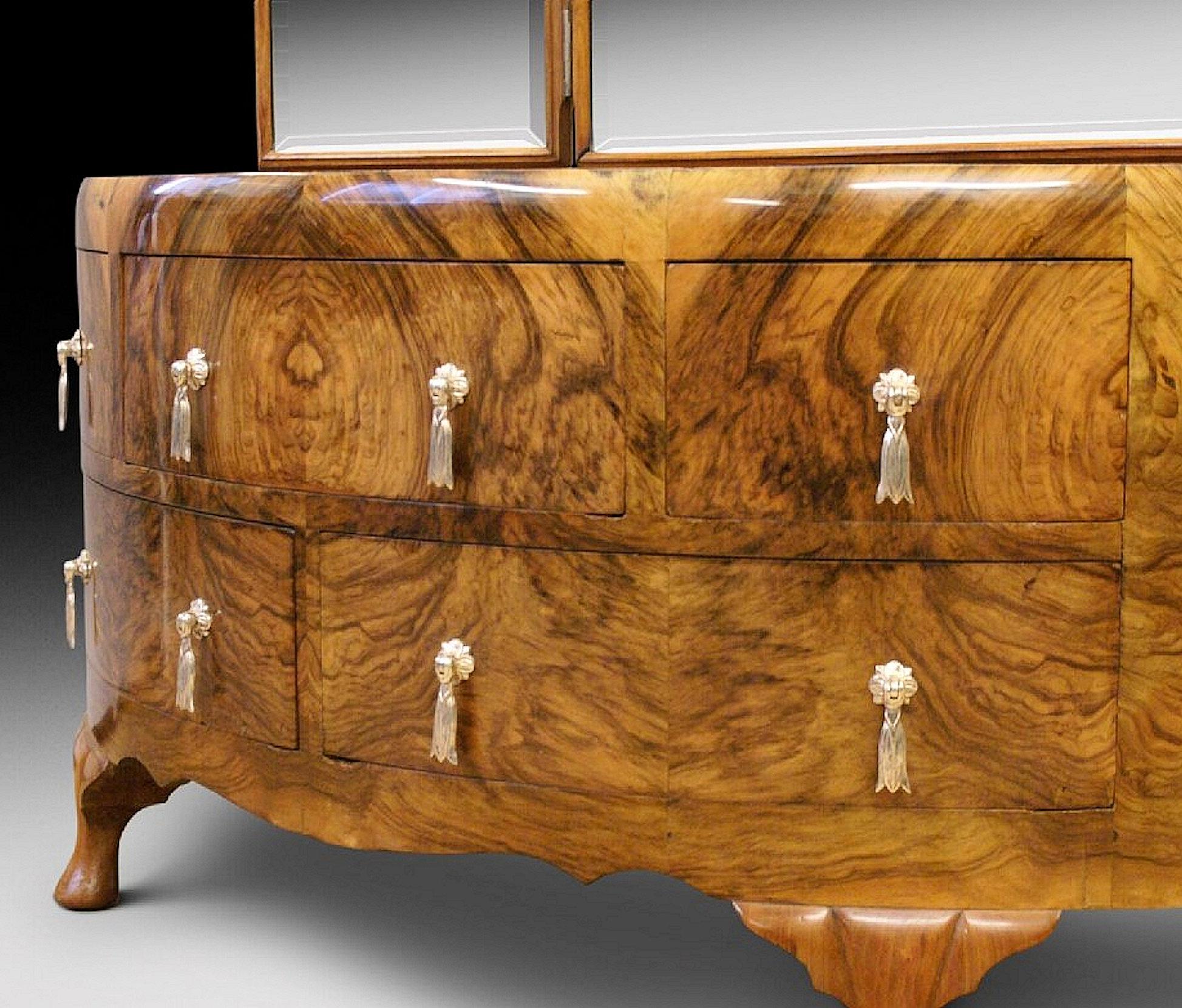 Art Deco Burr Walnut Dressing Table In Good Condition In London, GB