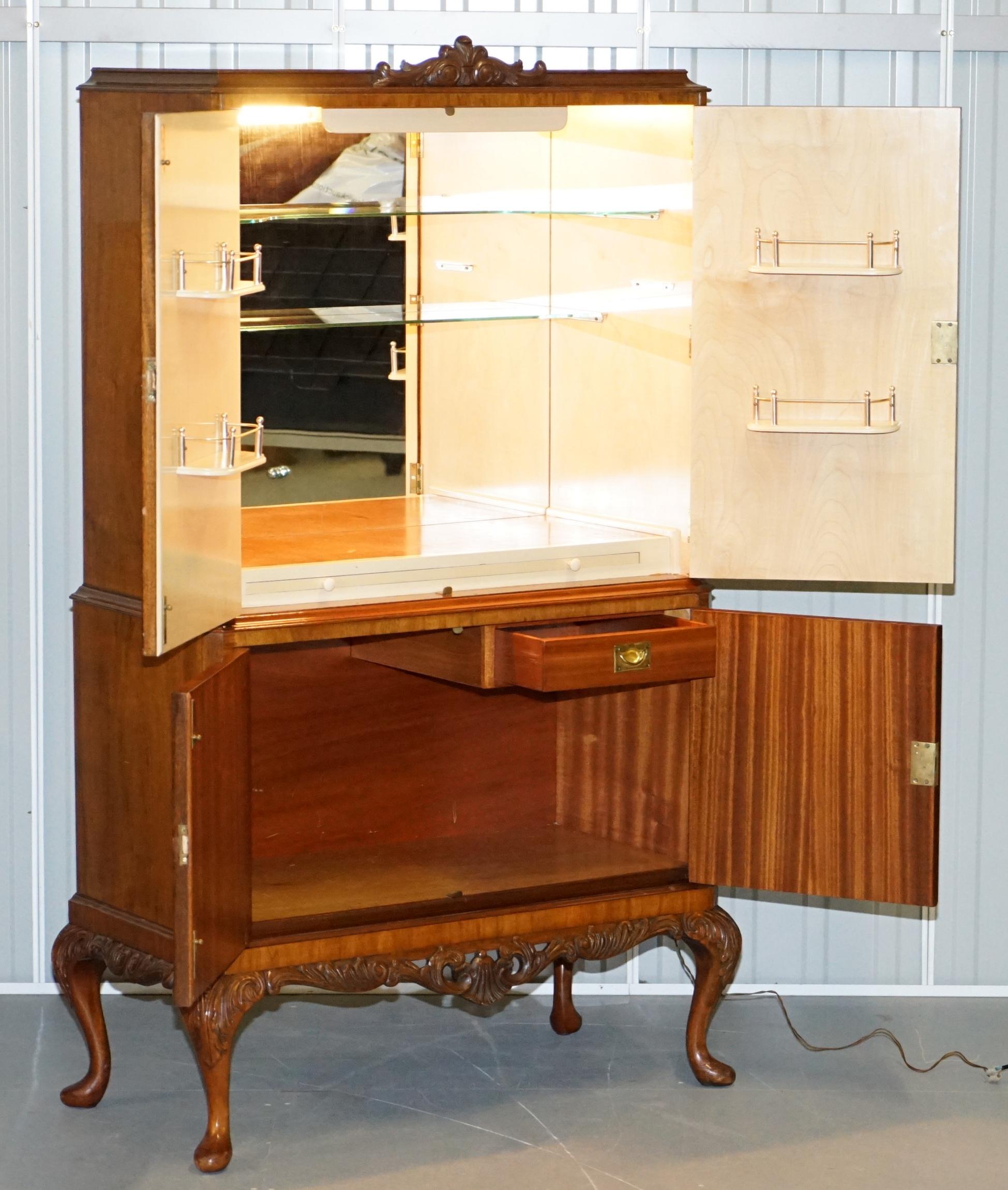 Art Deco Burr Walnut, Glass Shelves and Lights Drinks Cocktail Cabinet Cupboard 7