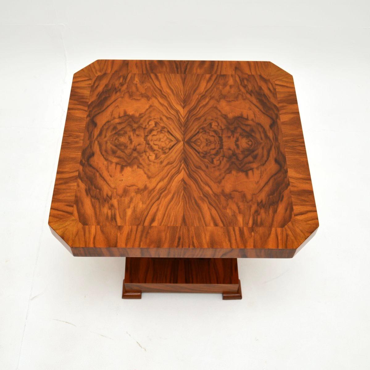 Art Deco Beistelltisch / Couchtisch aus Wurzelholz (Britisch) im Angebot