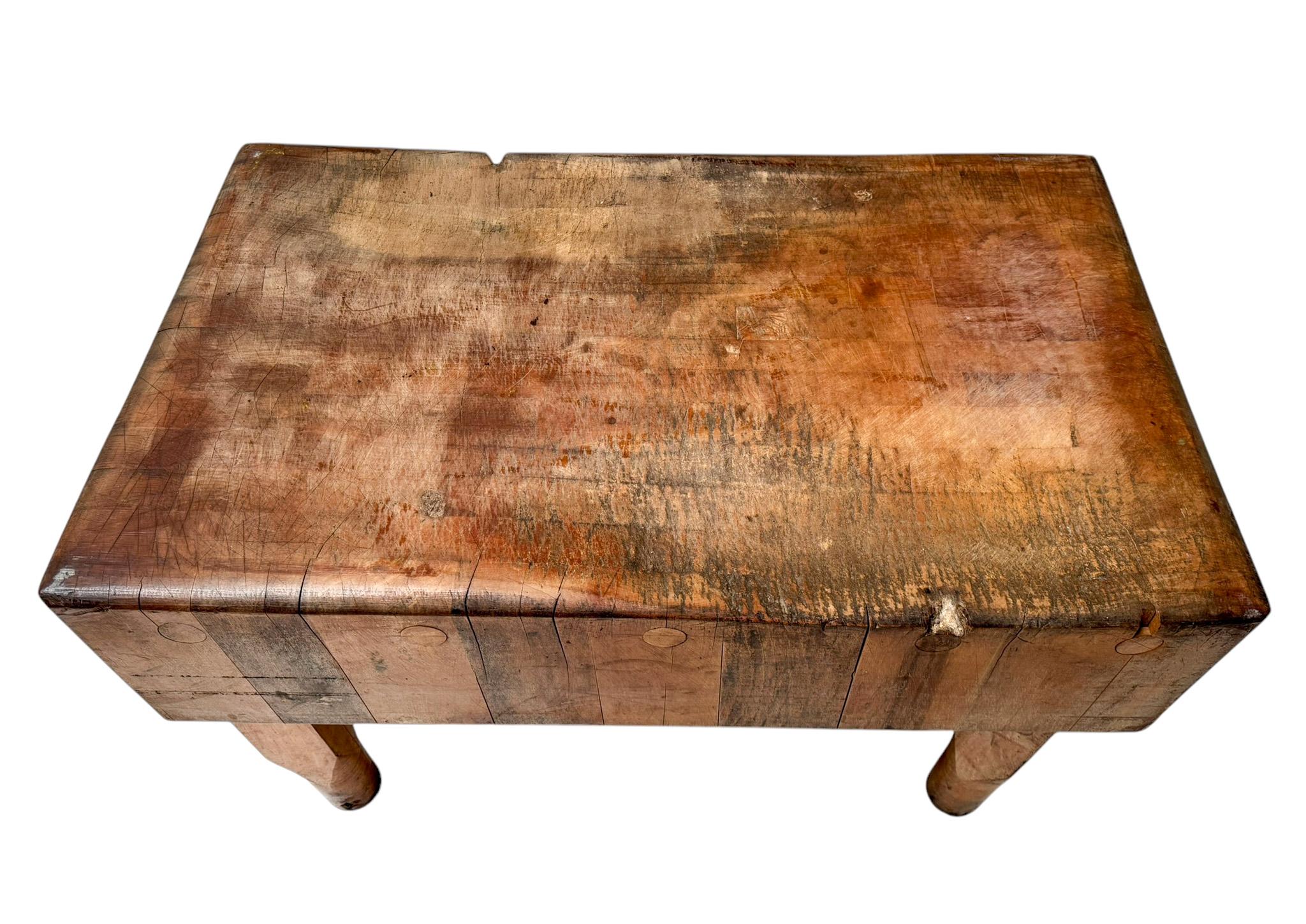 Art déco Butchers Block-Tisch, 1970er-Jahre (Mitte des 20. Jahrhunderts) im Angebot