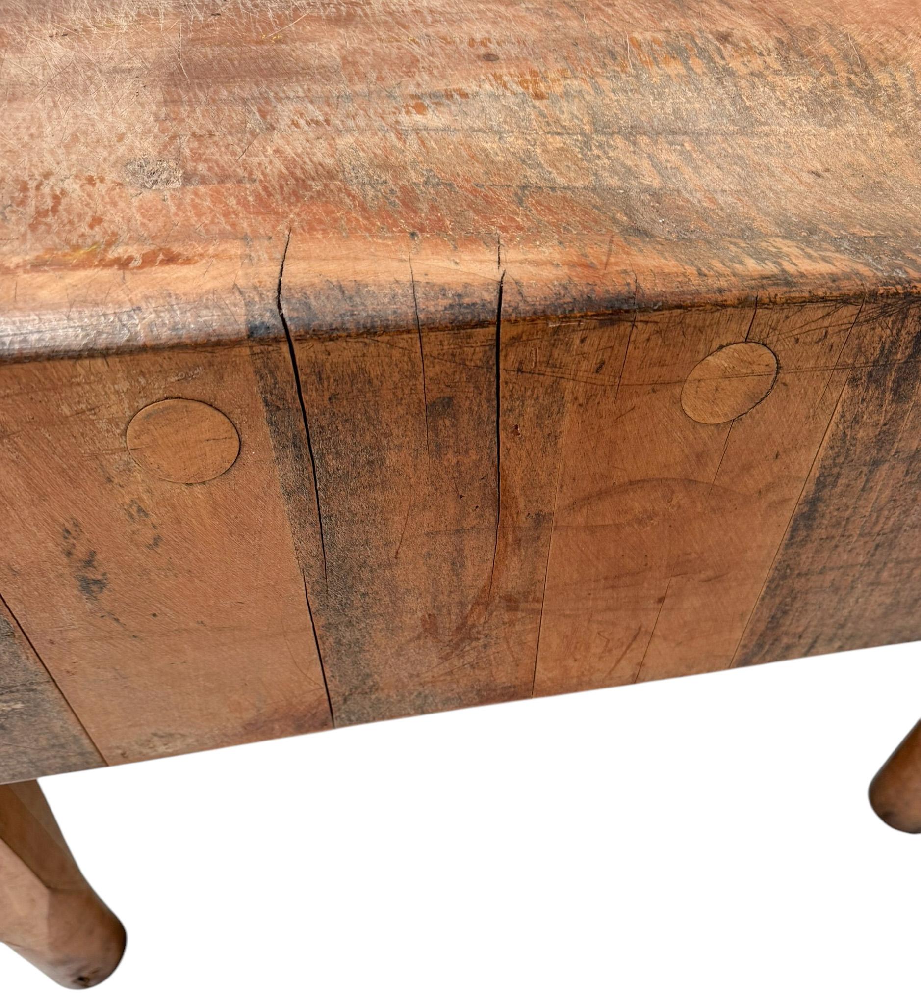 Art déco Butchers Block-Tisch, 1970er-Jahre (Buchenholz) im Angebot
