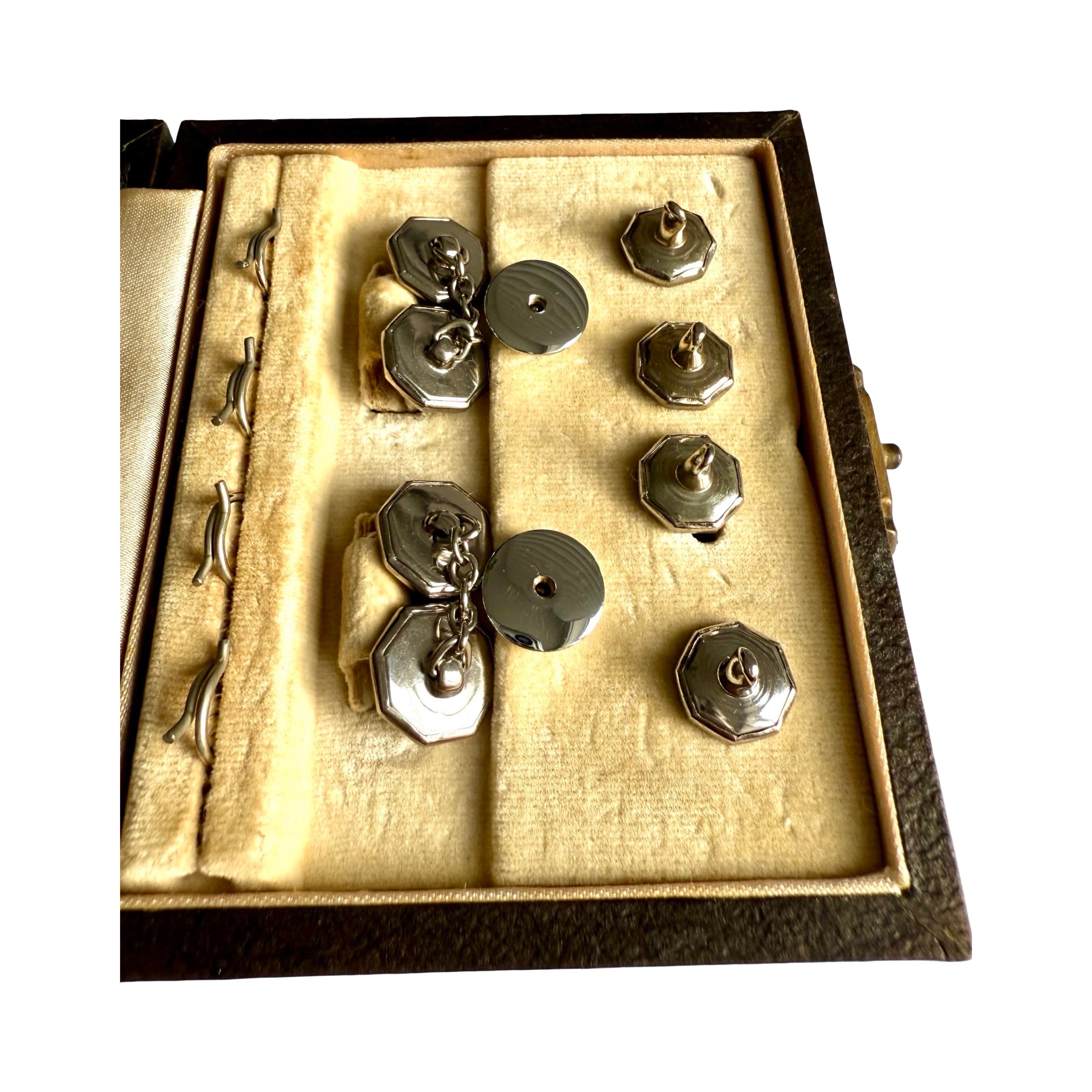 Art Deco buttons with matching cufflinks in original box, mint condition For Sale 8