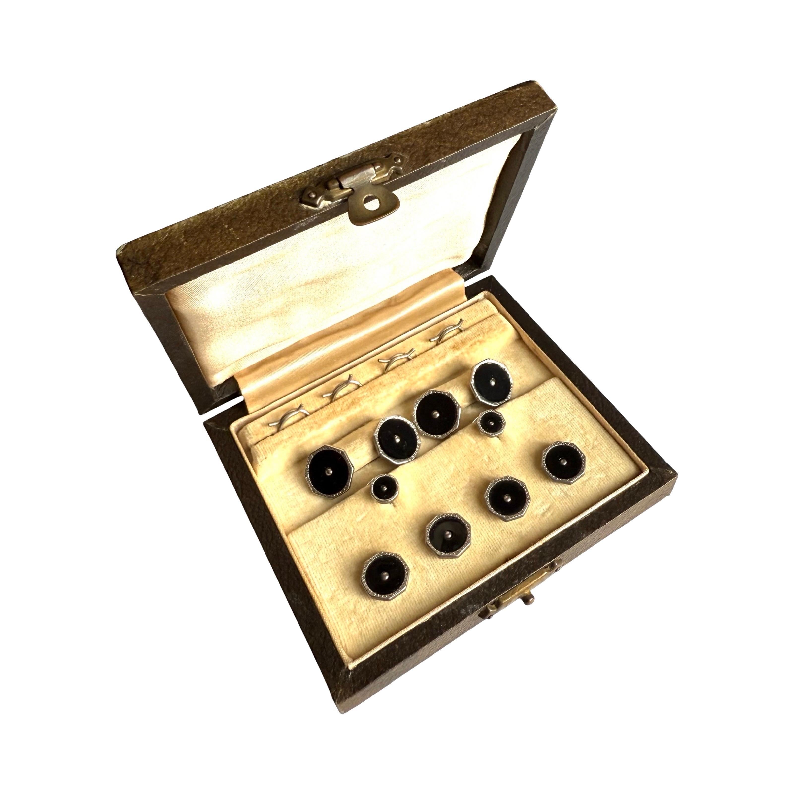 Art Deco buttons with matching cufflinks in original box, mint condition For Sale 2