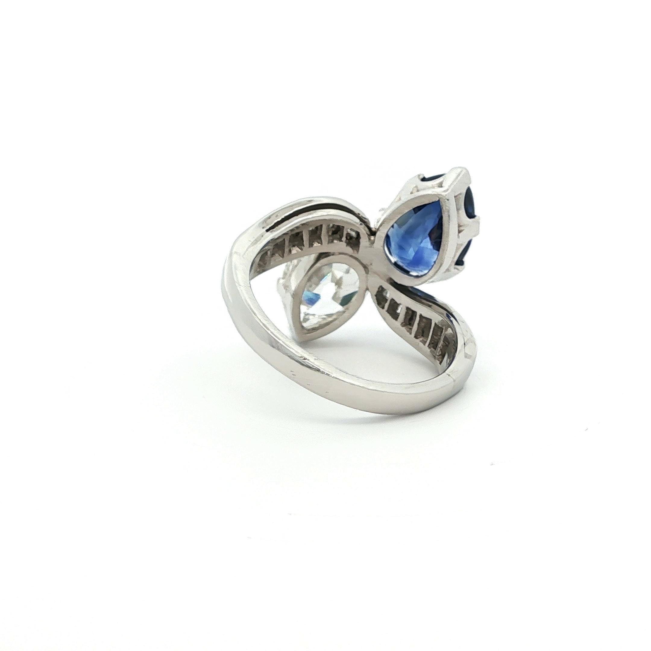 Bague Art Déco By-Pass saphir et diamant Platine Bon état - En vente à Dallas, TX