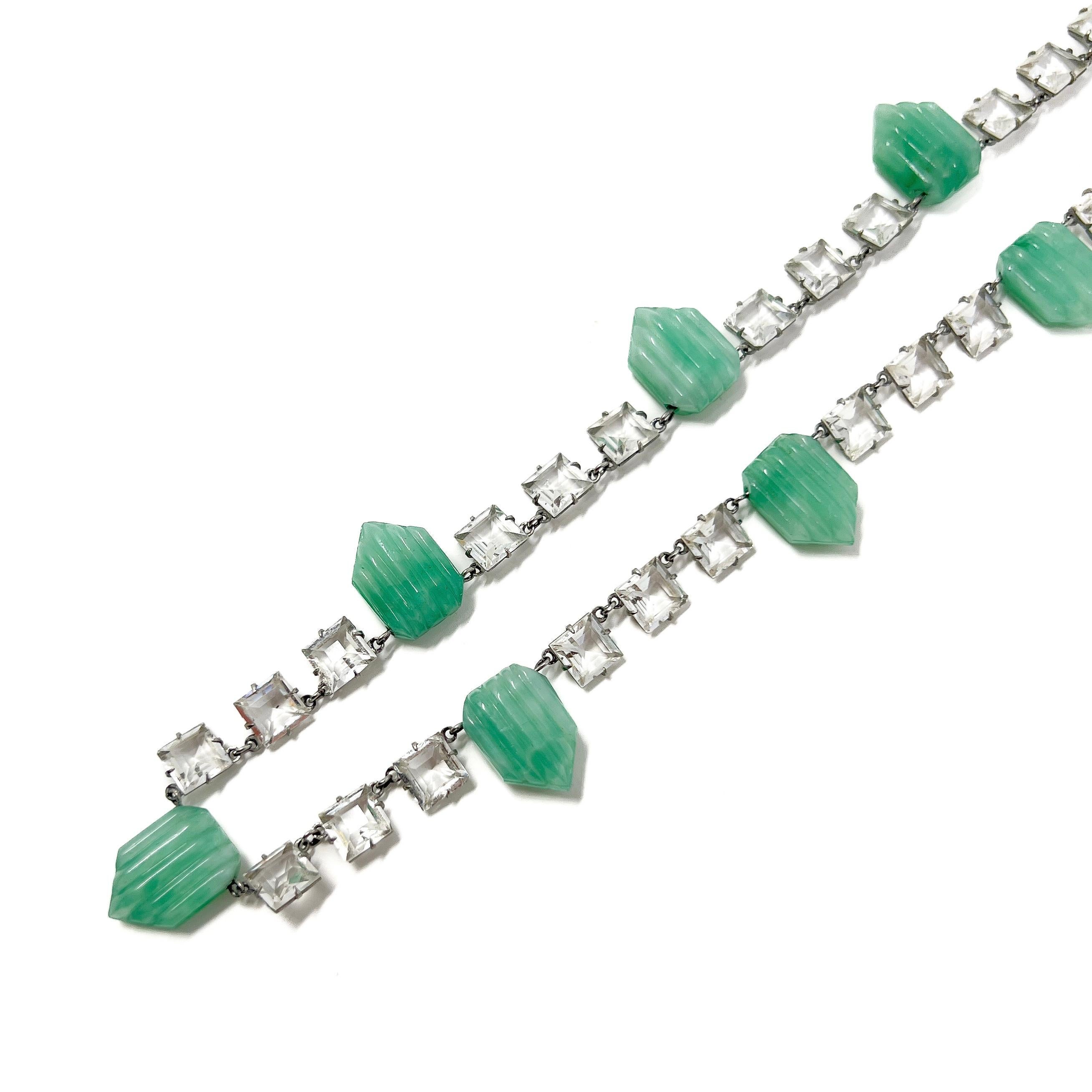 Collana vintage in cristallo e vetro verde Art Déco 1920 ca. in vendita 2