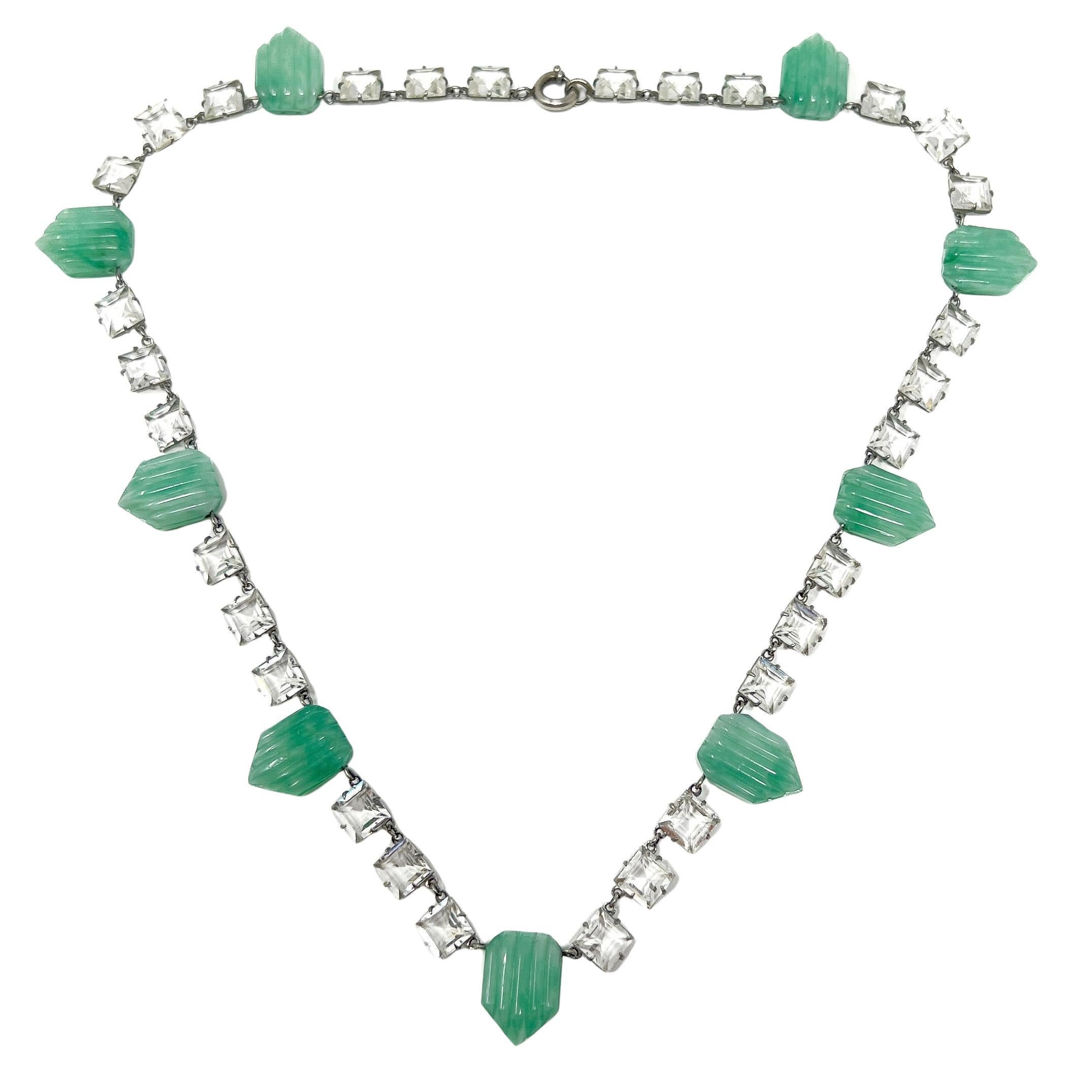 Collana vintage in cristallo e vetro verde Art Déco 1920 ca. in vendita