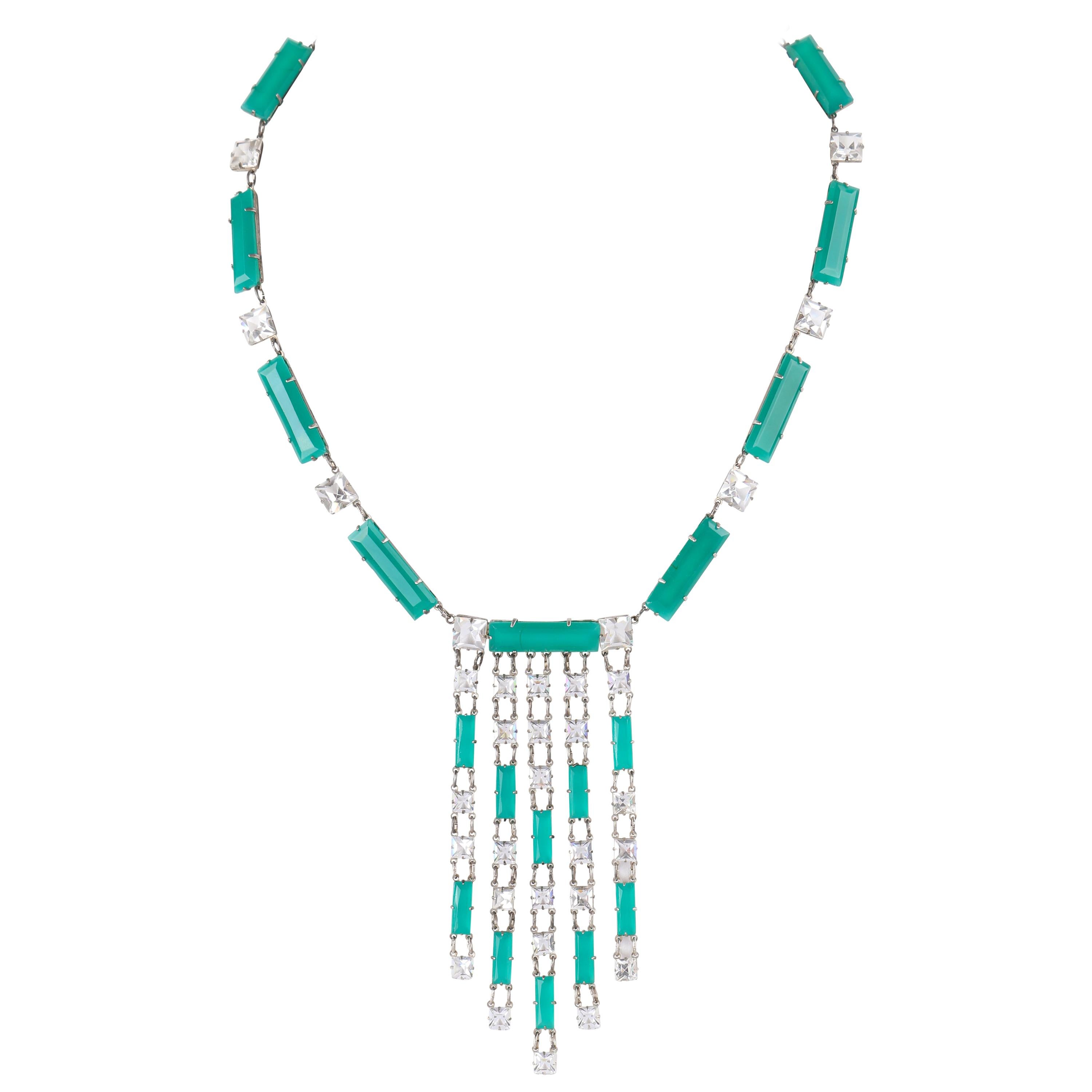 ART DECO c.1920 Collar con pechera de plata de ley con esmeralda y cristal transparente