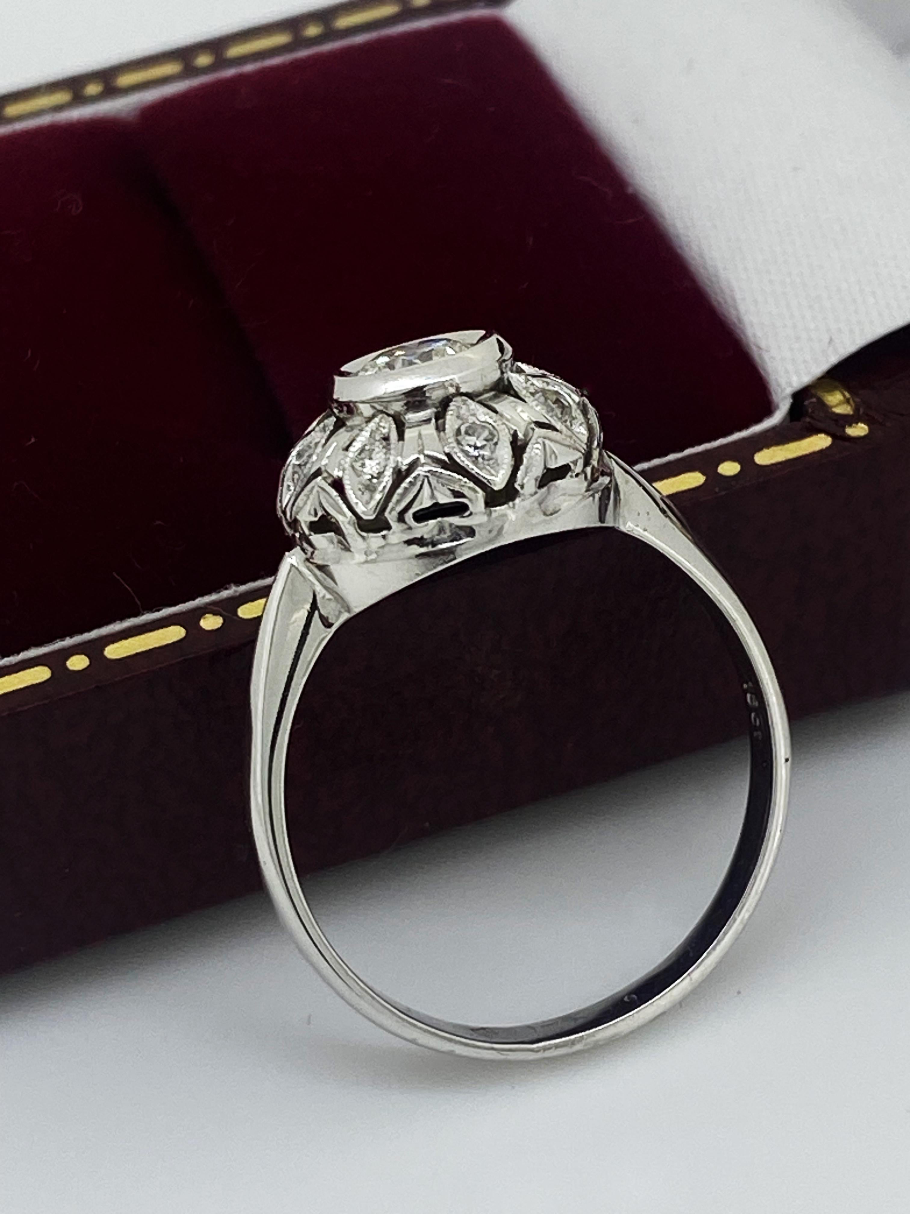 Art-Deco c1930's 18K Weißgold & 0,35ct Old-European Cut Diamond Cluster Ring im Zustand „Hervorragend“ im Angebot in MELBOURNE, AU