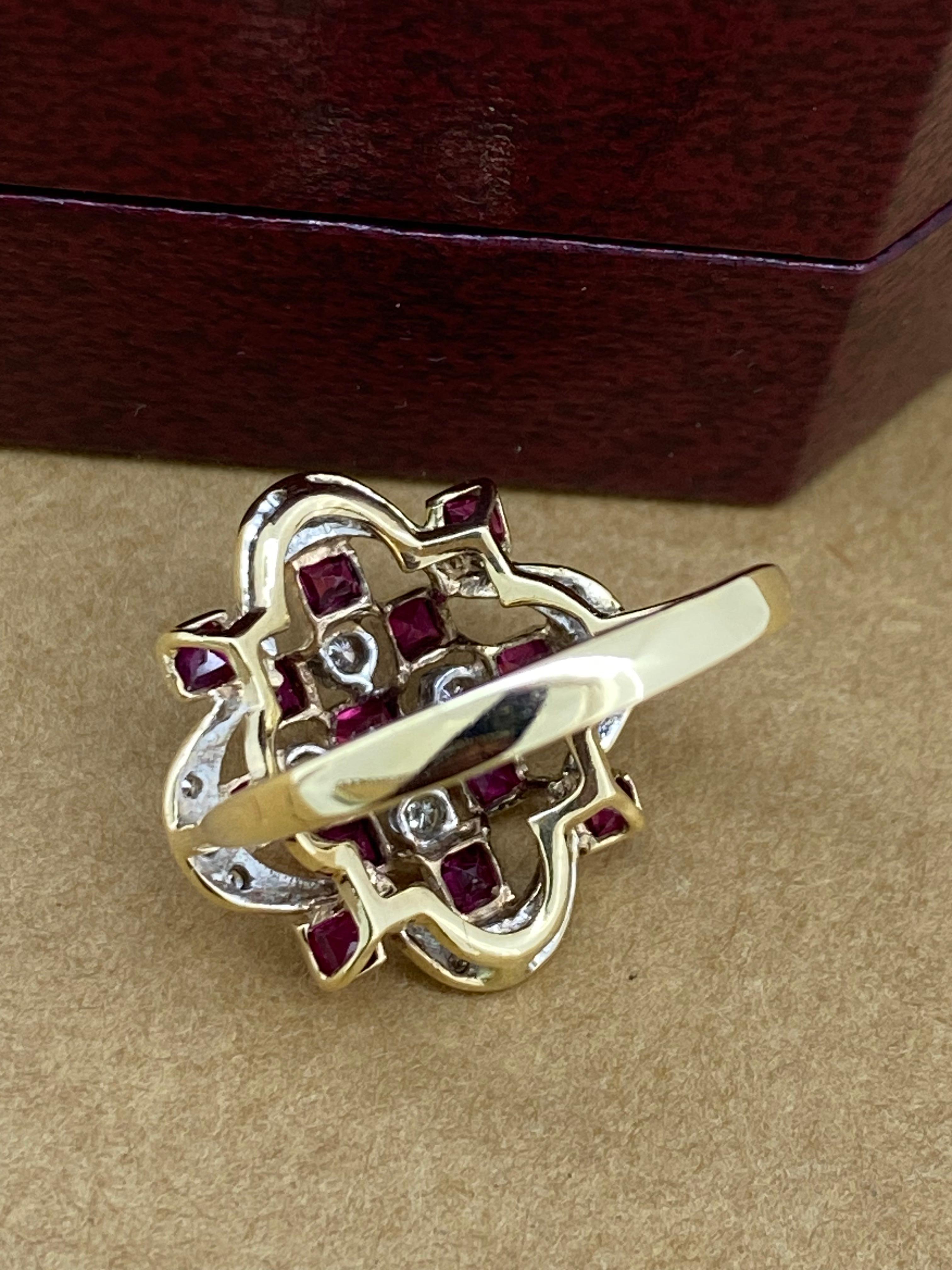 Art-Deco c1937 Englischer Cluster-Ring aus 9 Karat Gelbgold mit Rubin im Kaliberschliff und Diamanten im Kaliberschliff 2