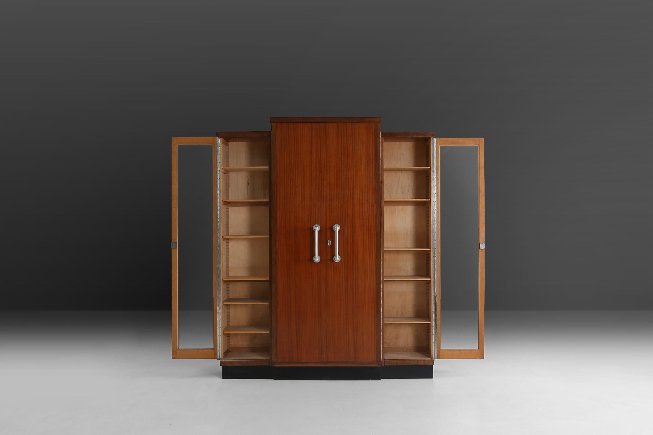 Art Deco cabinet attributed to Joseph De Bruycker In Good Condition For Sale In Meulebeke, BE