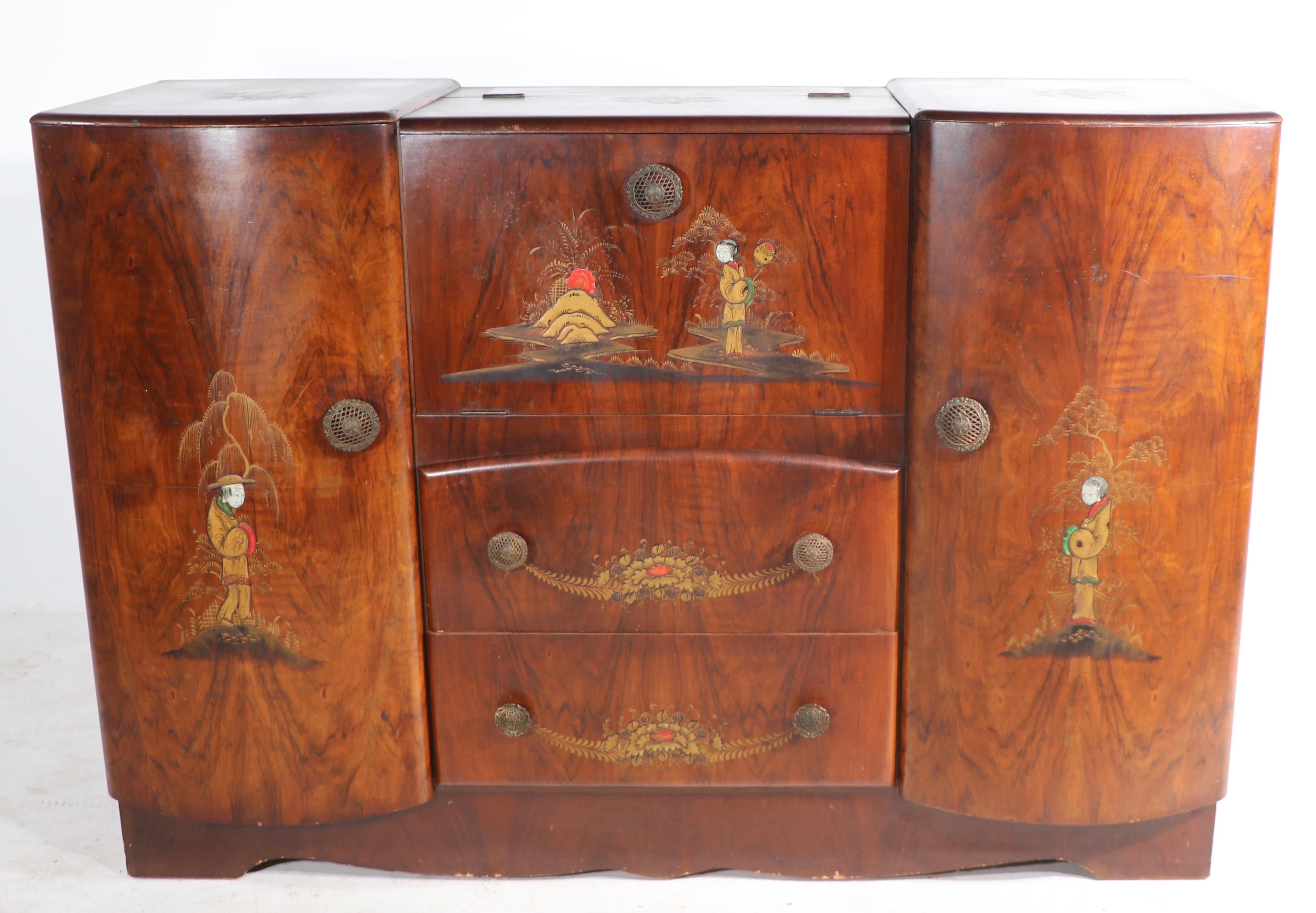 English Art Deco Cabinet Bar with Japanese Figures as Decorative Motifs