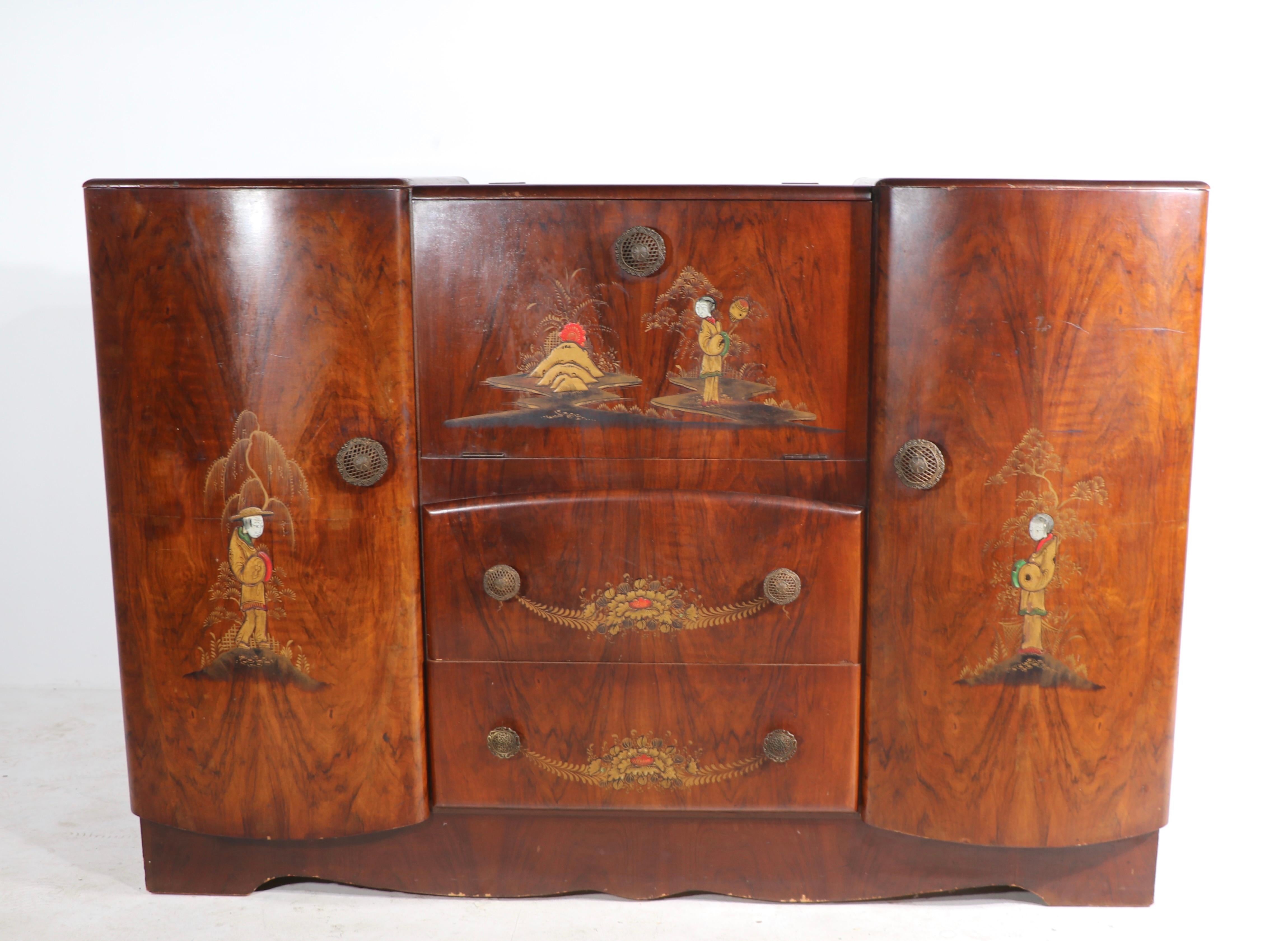 Art Deco Cabinet Bar with Japanese Figures as Decorative Motifs In Good Condition In New York, NY