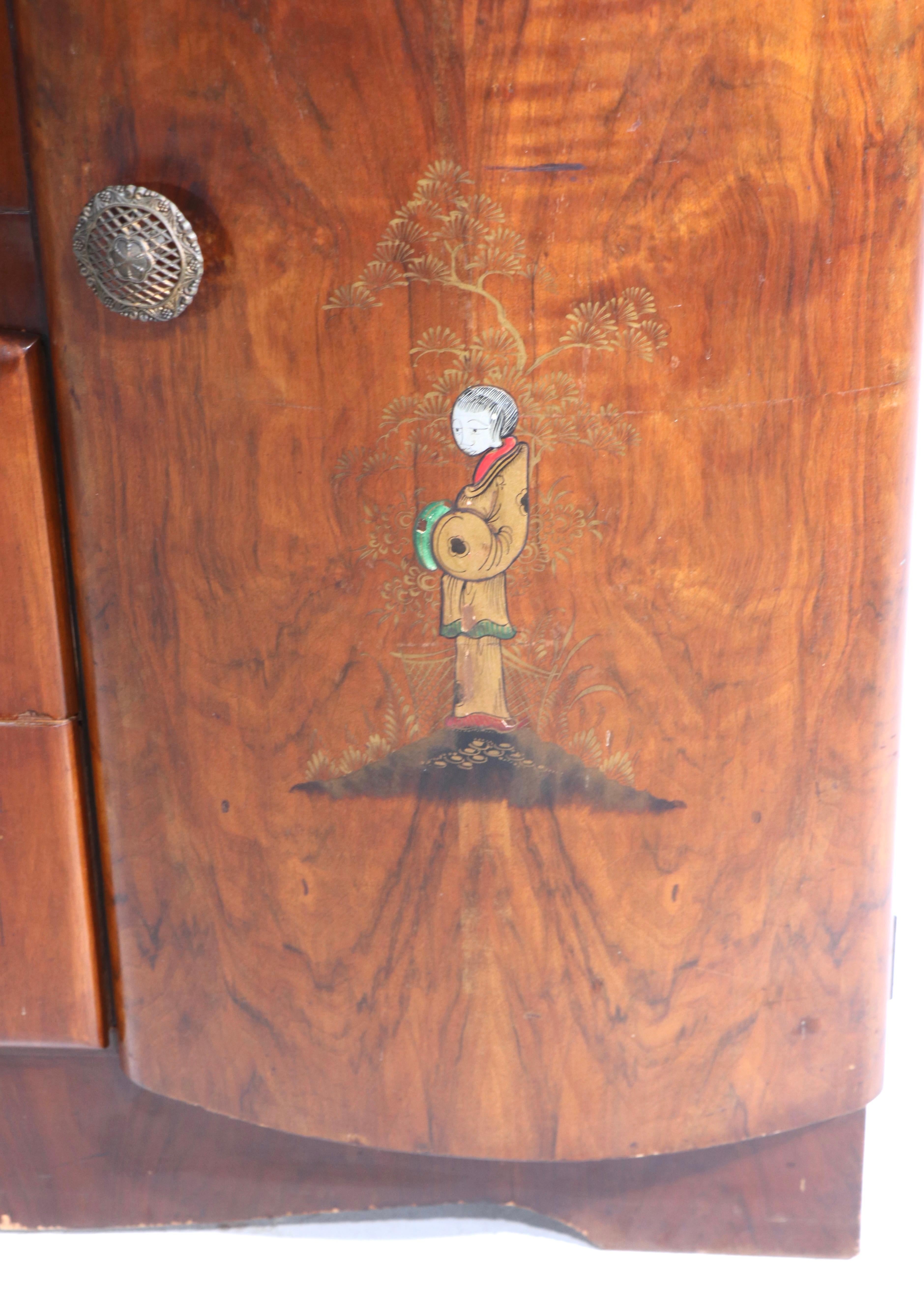 20th Century Art Deco Cabinet Bar with Japanese Figures as Decorative Motifs