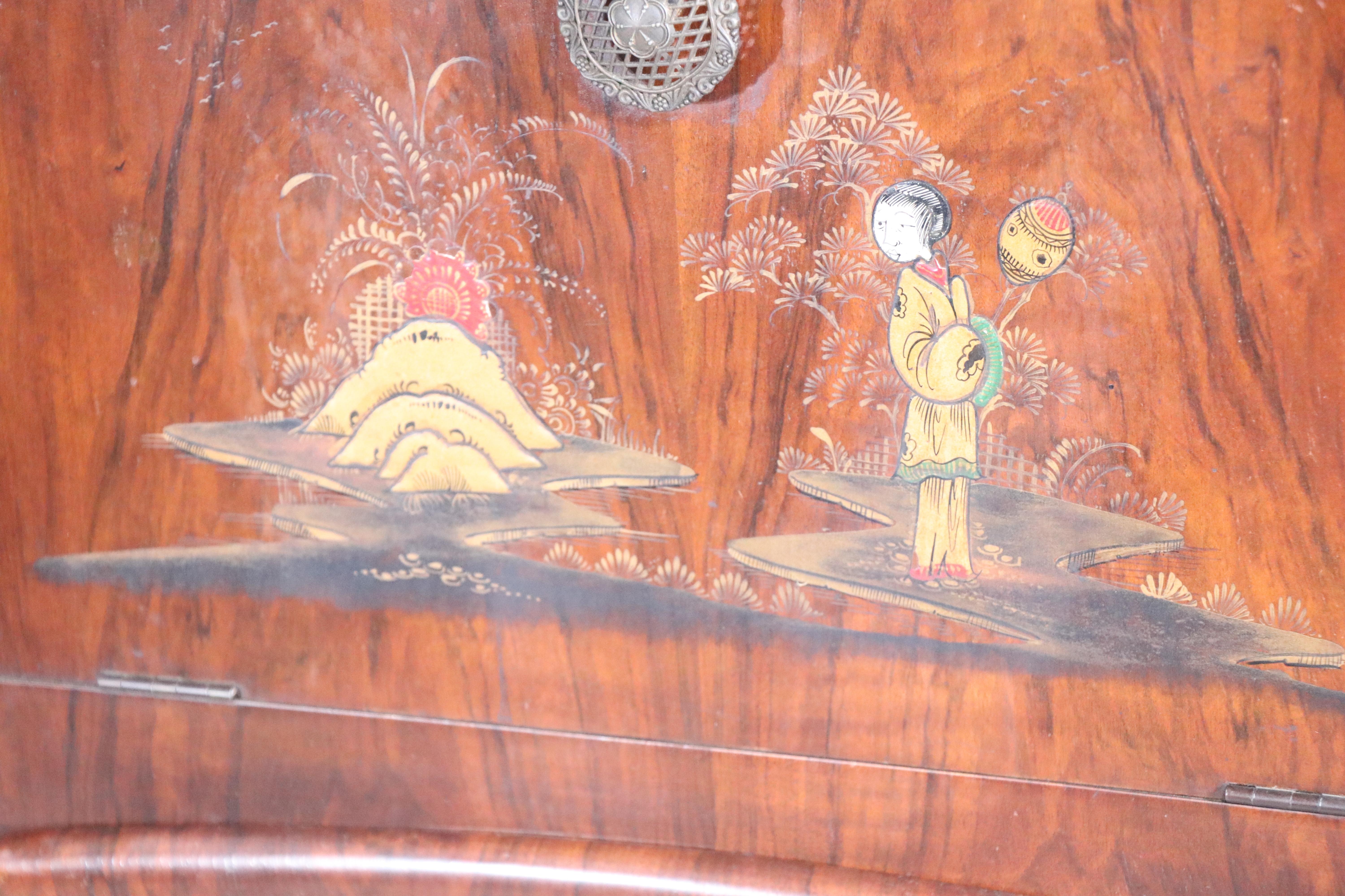 Art Deco Cabinet Bar with Japanese Figures as Decorative Motifs 1
