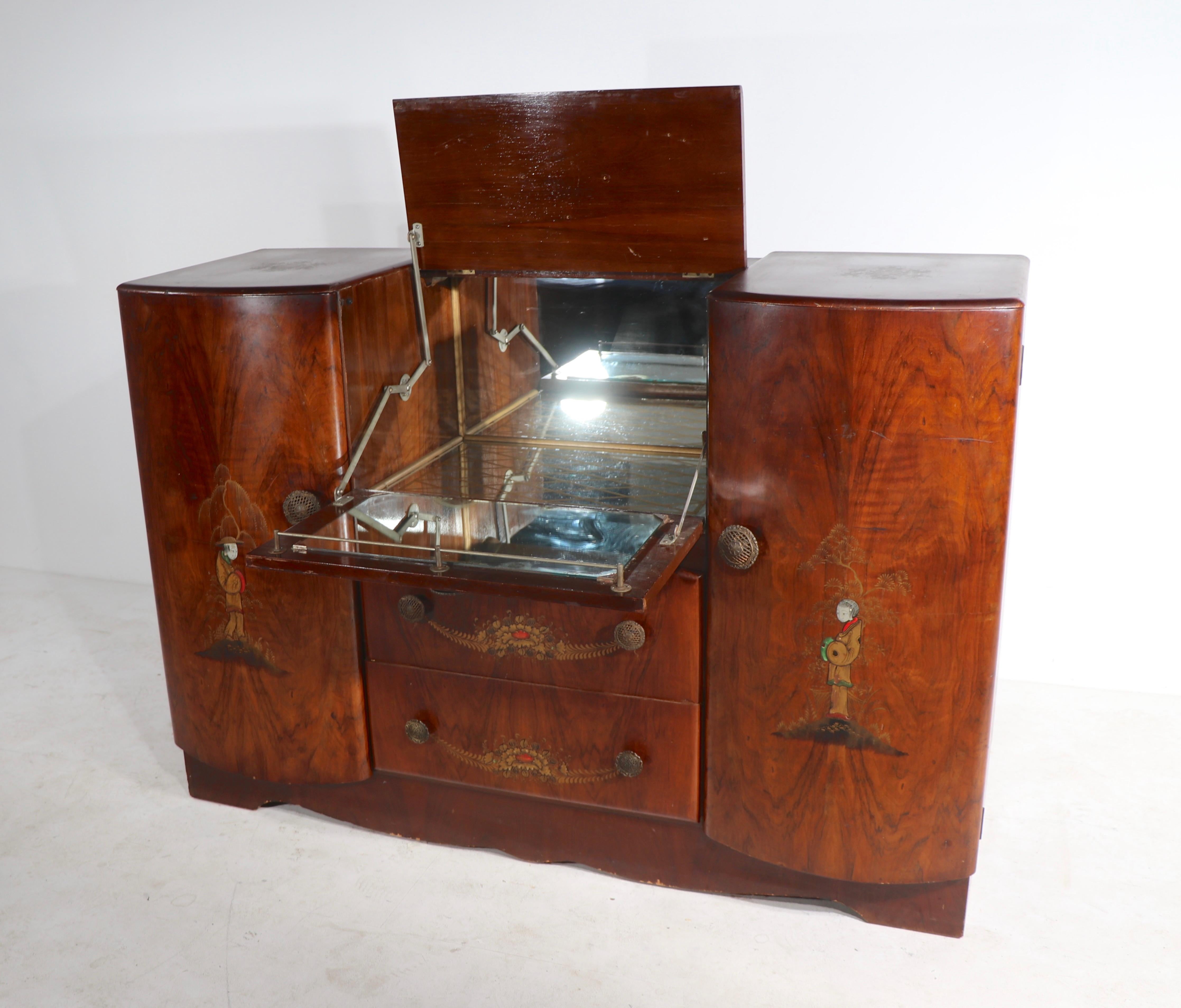 Art Deco Cabinet Bar with Japanese Figures as Decorative Motifs 3