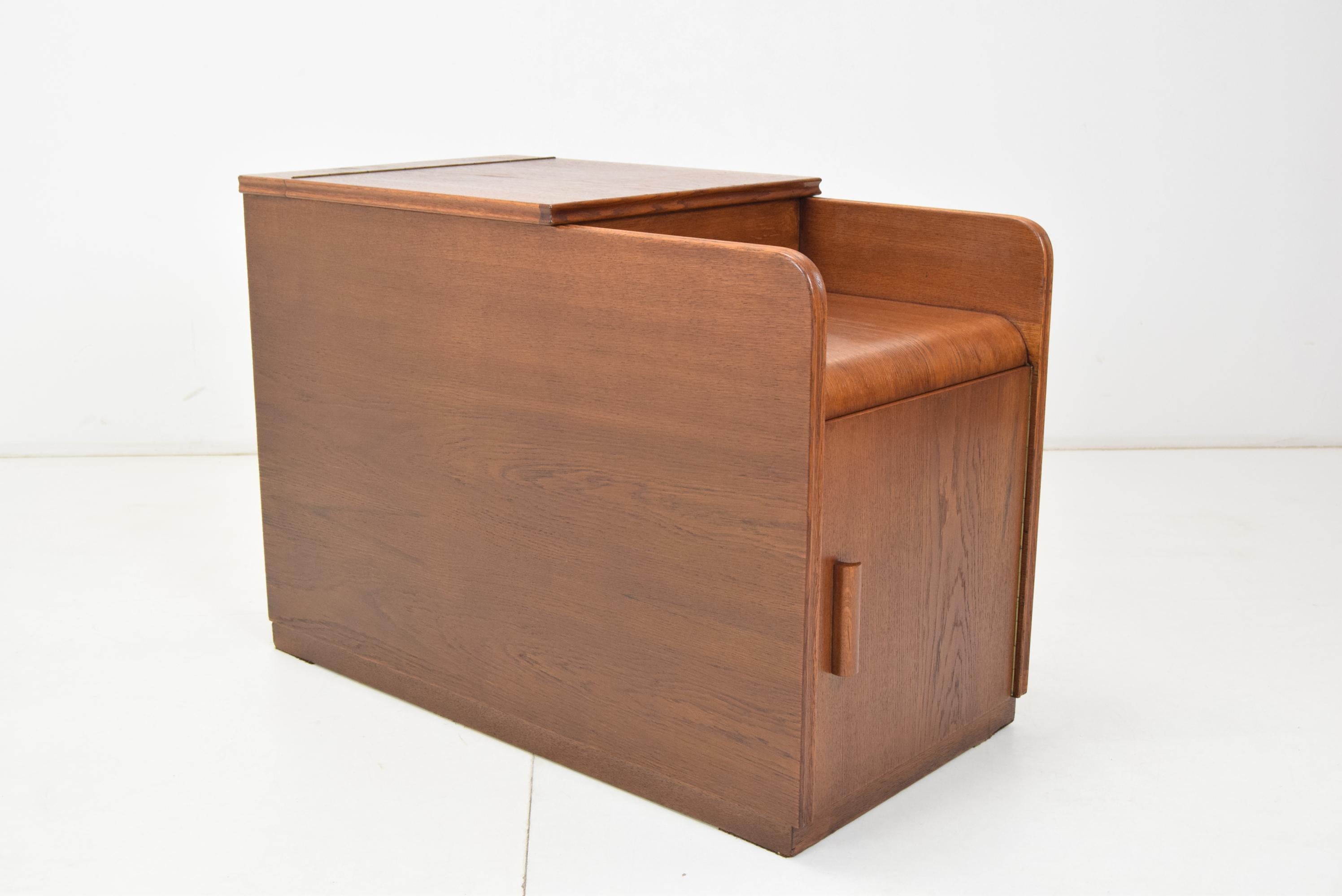 Art Deco Cabinet Box, 1940's For Sale 1
