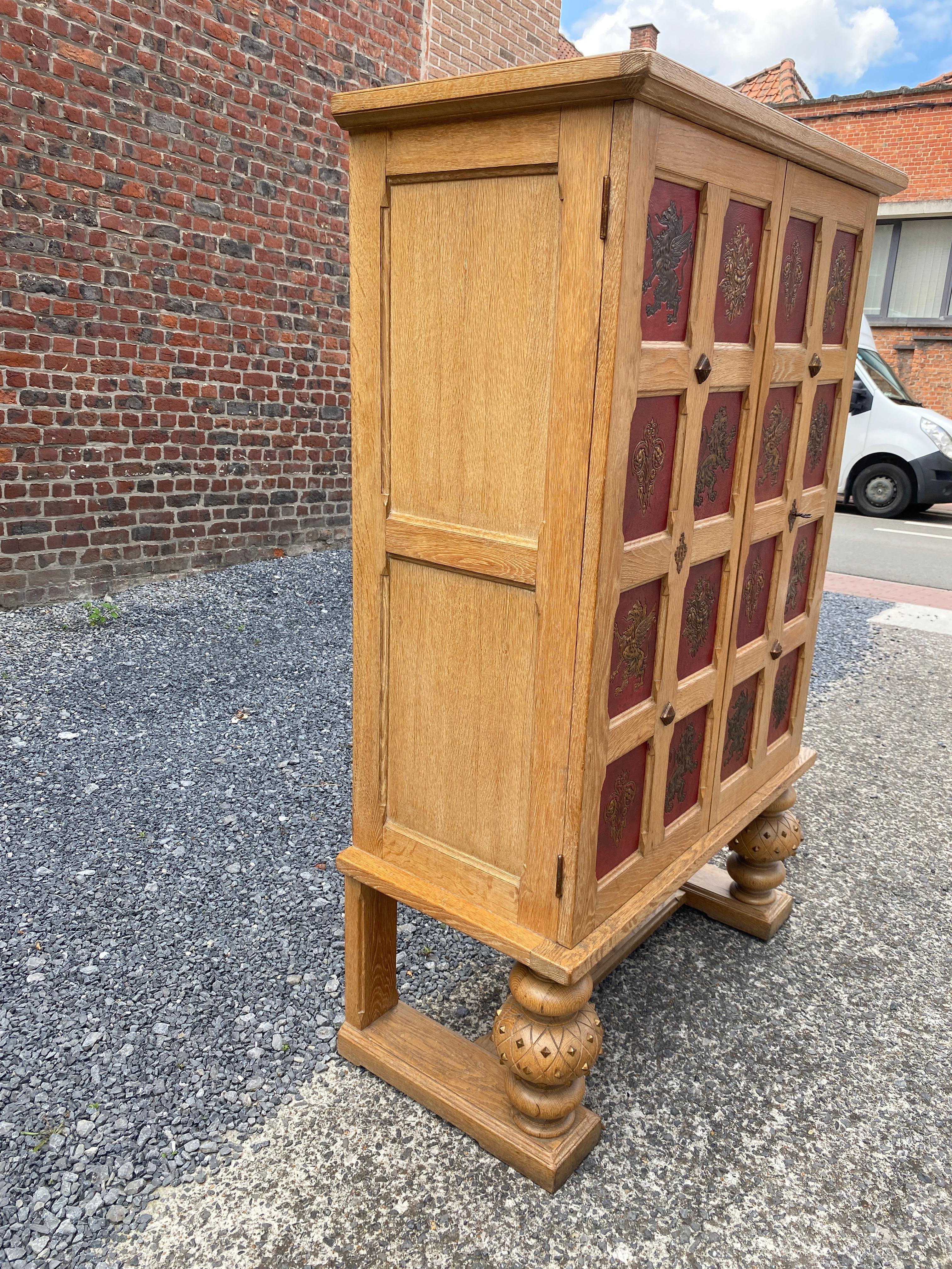 Art Deco Cabinet in Oak and Embossed and Gilded Leather, circa 1940-1950 For Sale 9