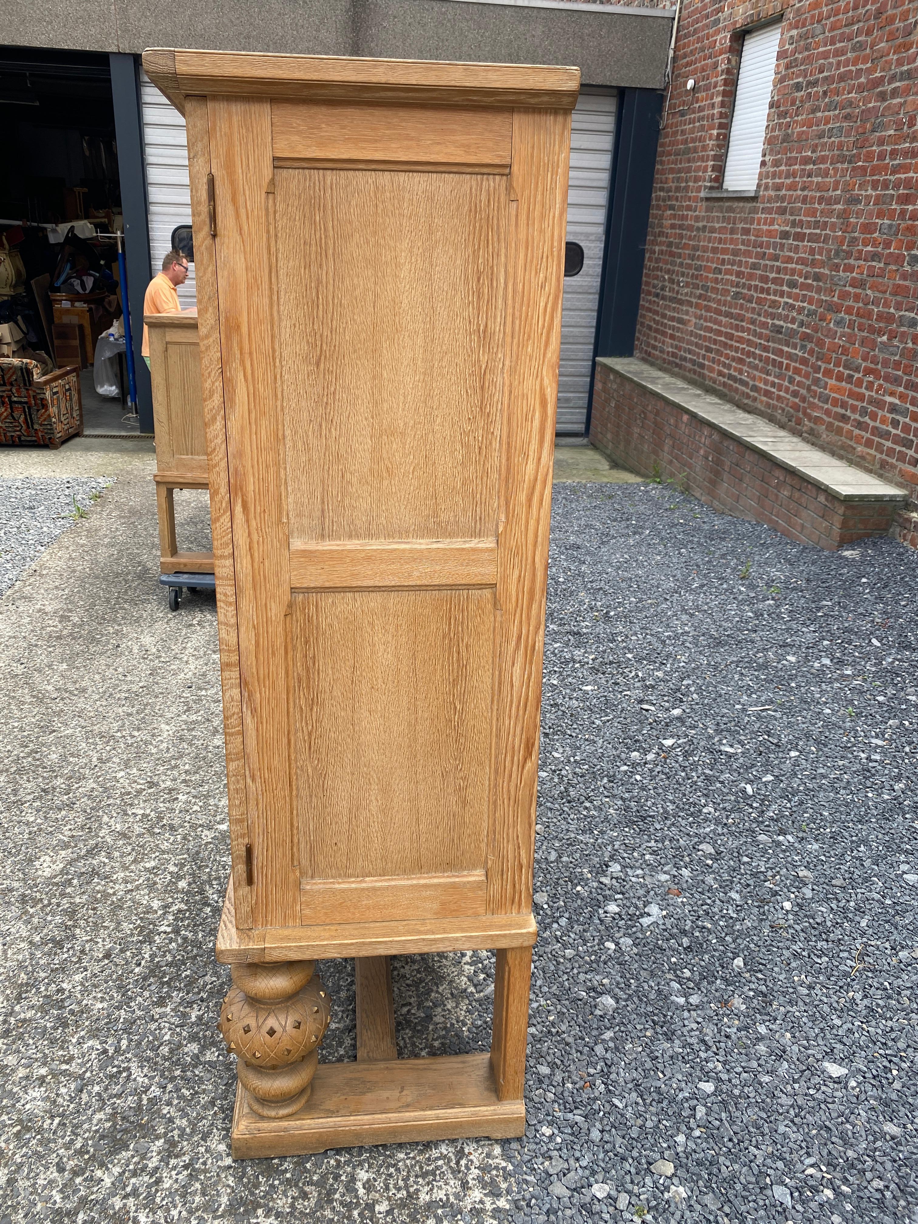 Art Deco Cabinet in Oak and Embossed and Gilded Leather, circa 1940-1950 For Sale 11
