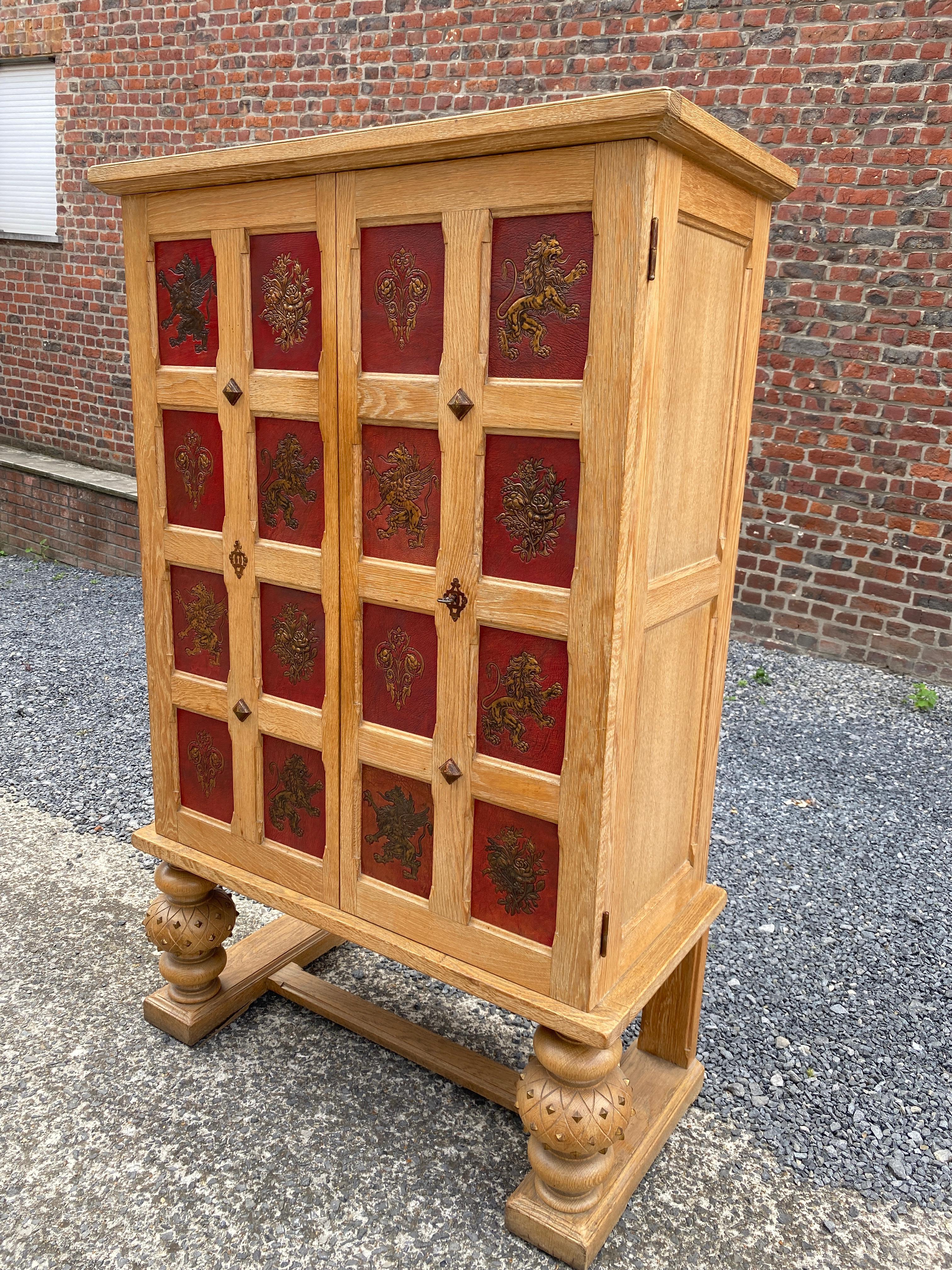 Art Deco Cabinet in Oak and Embossed and Gilded Leather, circa 1940-1950 For Sale 1
