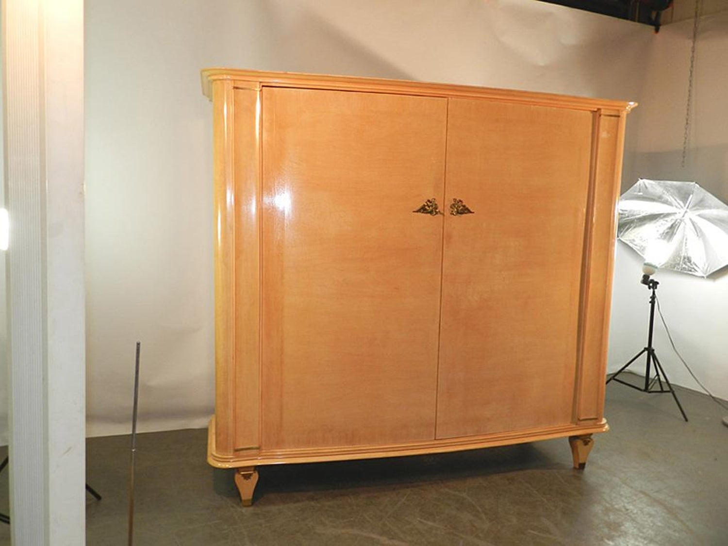 Art Deco Cabinet in Sycamore Veneer, circa 1940 For Sale at 1stDibs