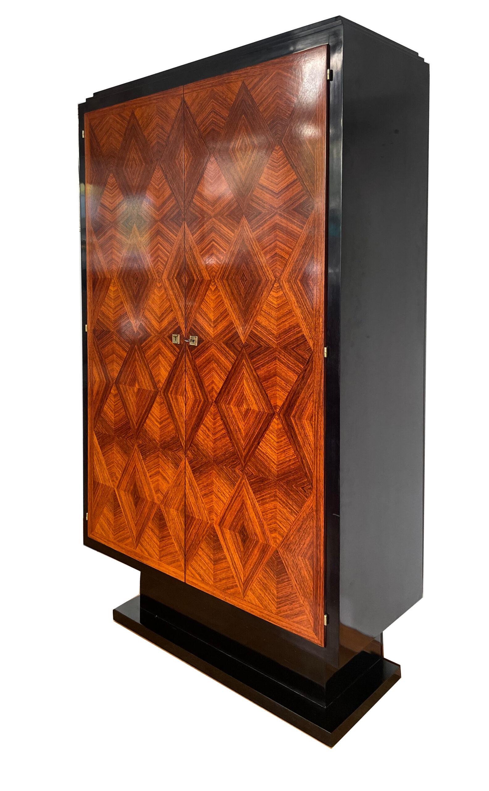 Metà XX secolo Mobile Art Deco in legno pregiato in vendita