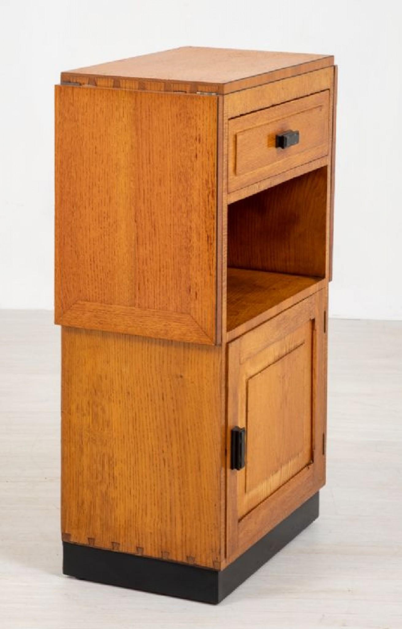 Armario Art Decó, Arcón de mesa auxiliar de roble Vintage 1930 en venta 5