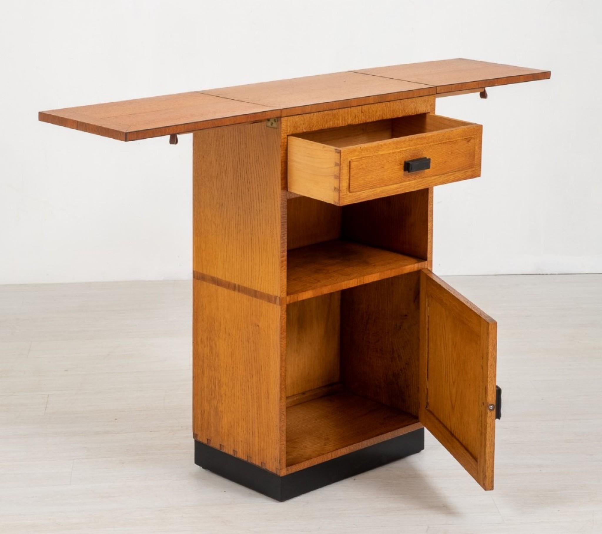 Armario Art Decó, Arcón de mesa auxiliar de roble Vintage 1930 mediados del siglo XX en venta
