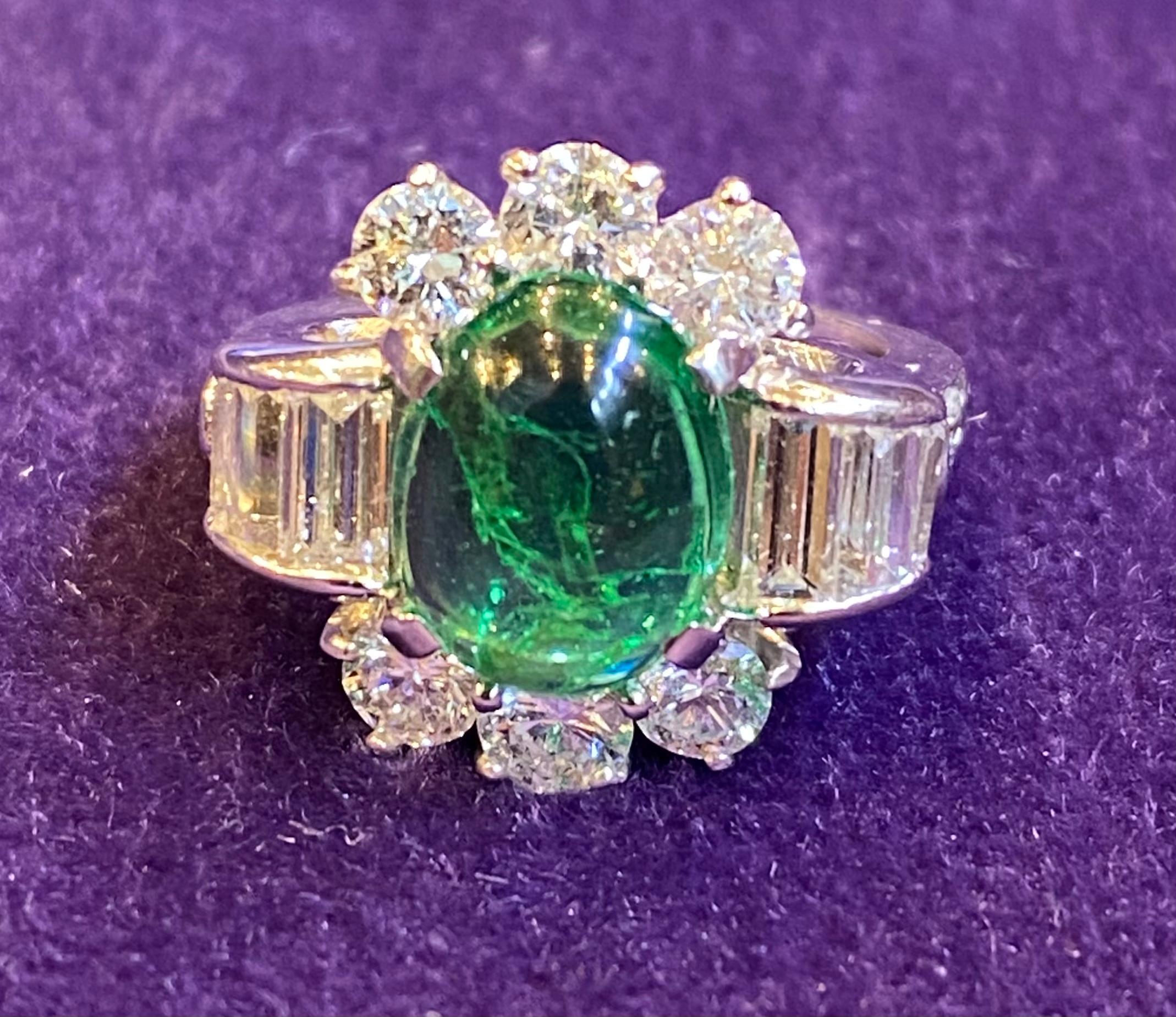 Art Deco Cabochon Emerald & Diamond Ring In Excellent Condition For Sale In New York, NY