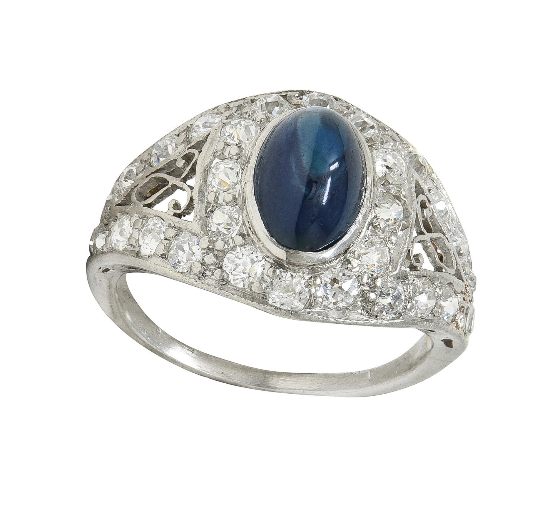 Art Deco Cabochon Saphir Diamond Platinum Vintage Scrolling Bombé Ring en vente 1