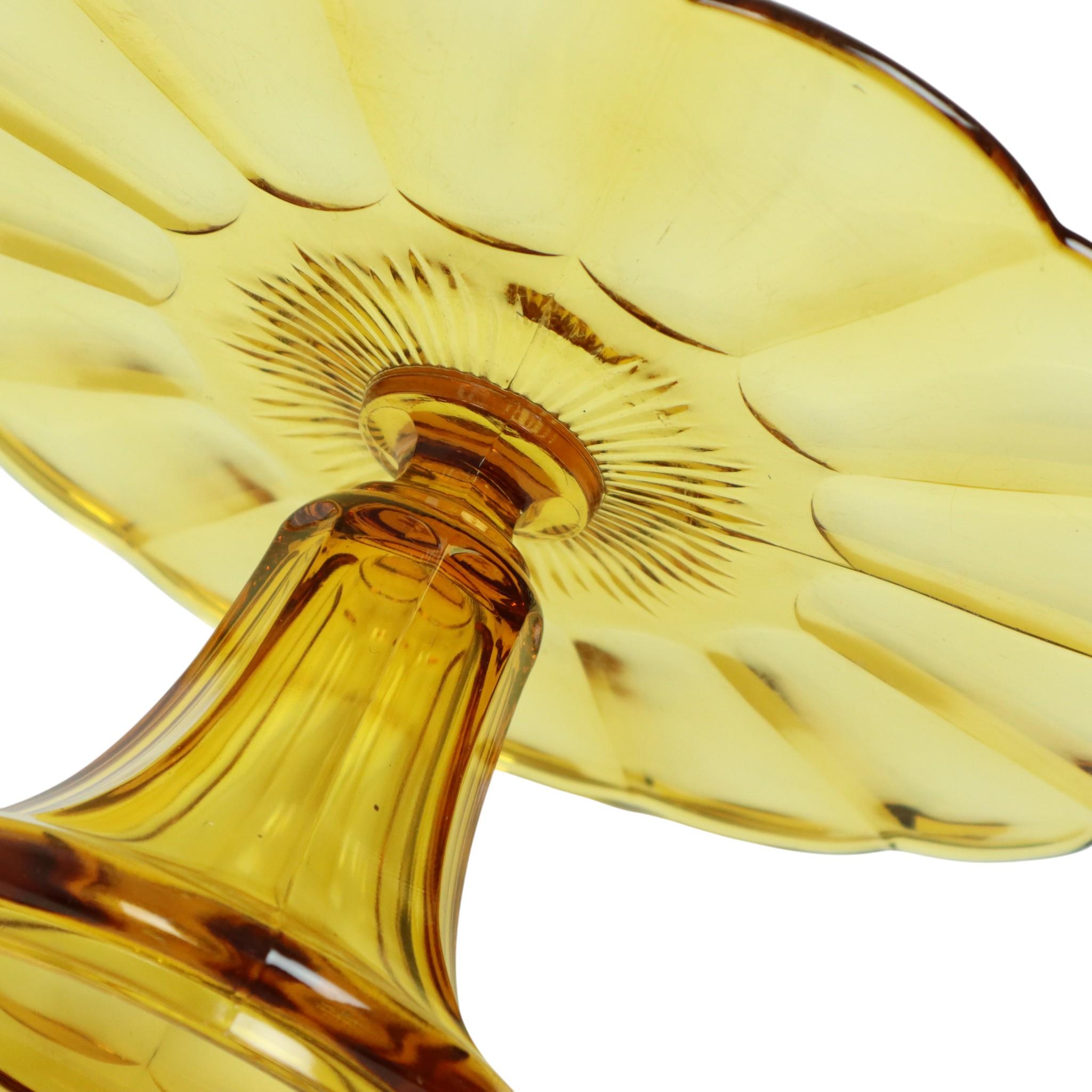 Art Deco Tortenständer Standard Bernstein Luxval 1935 VSL (Mitte des 20. Jahrhunderts) im Angebot