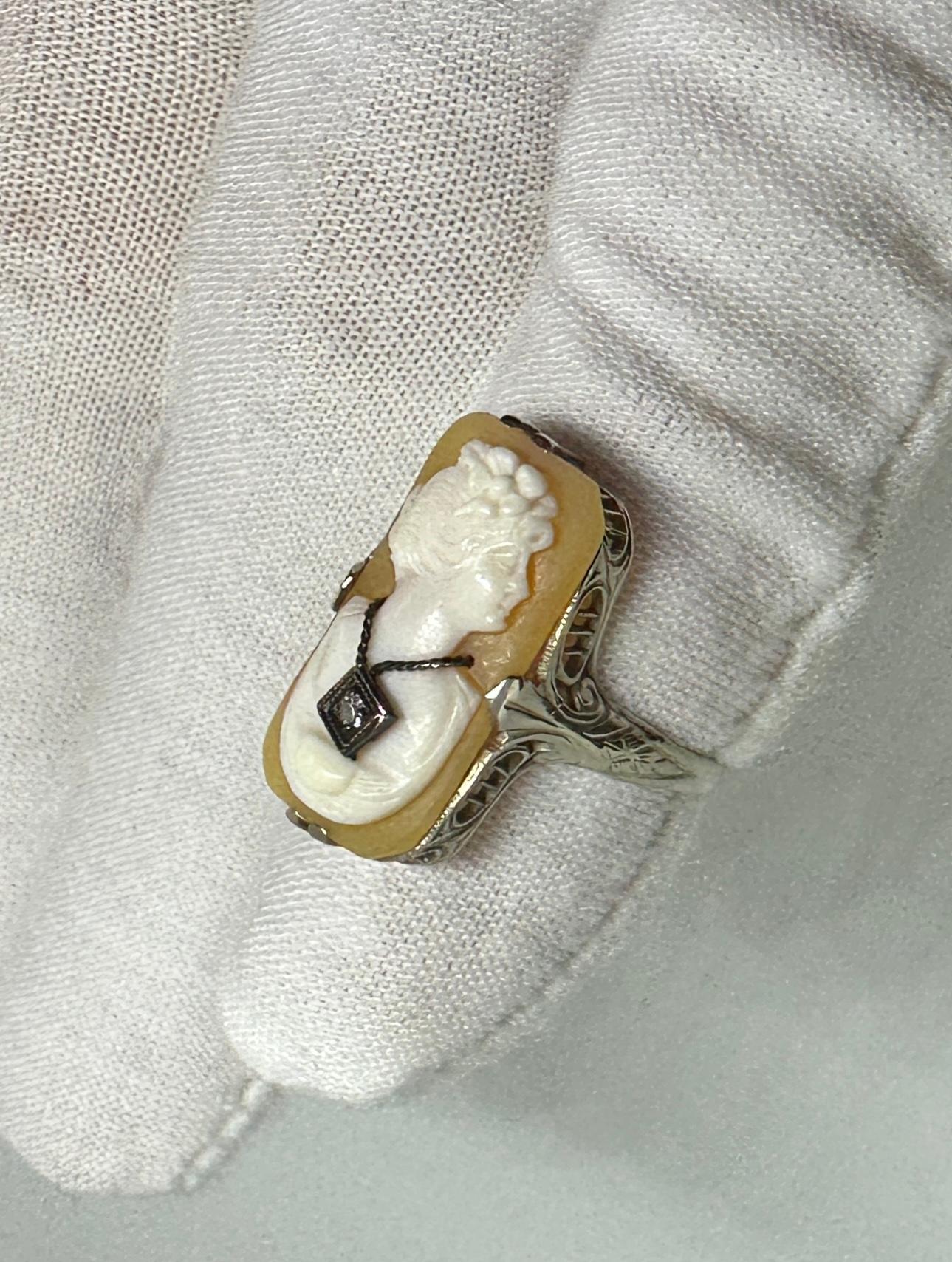 Art Deco Cameo Diamond Ring 14 Karat White Gold Cameo Habille Filigree Antique For Sale 2