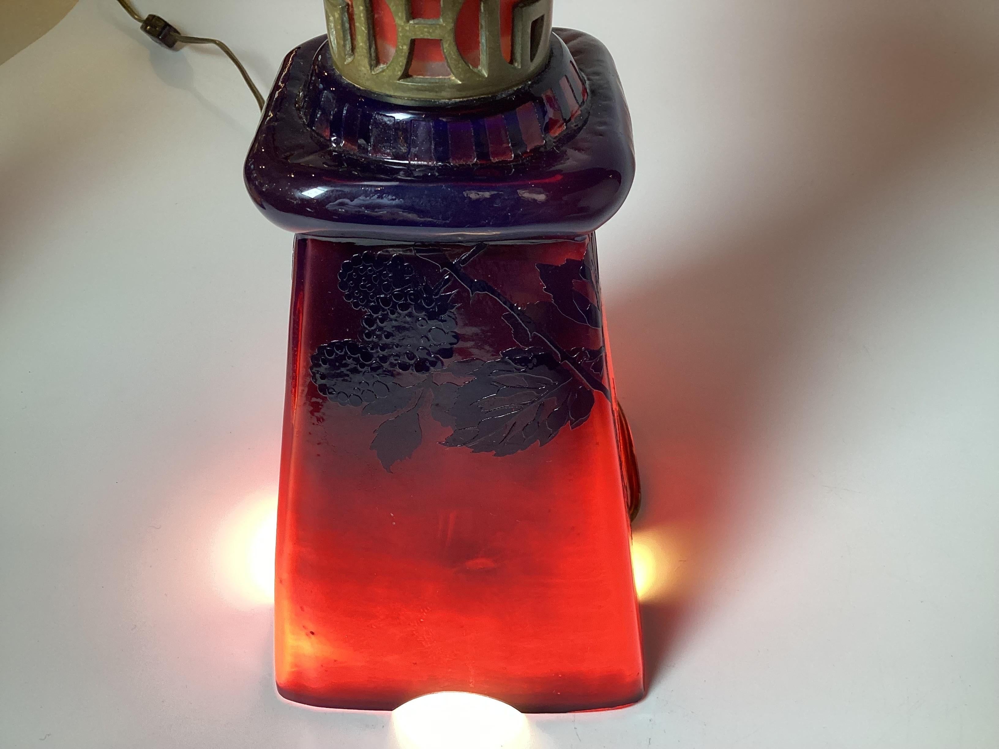 Boudoir-Lampe aus Kamee-Glas im Art déco-Stil (Glaskunst) im Angebot