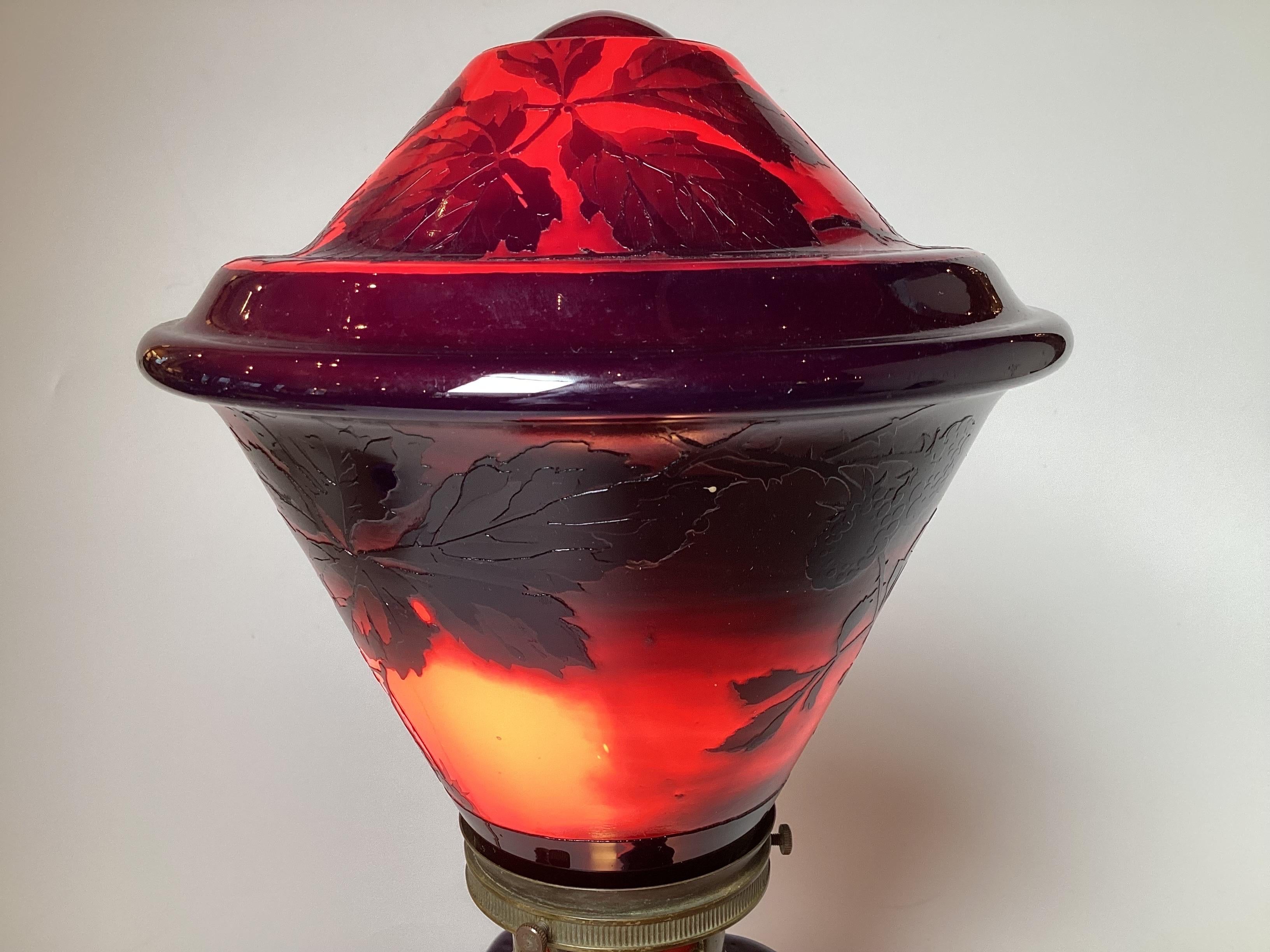 Art Deco Cameo Glass Boudoir Lamp For Sale 3