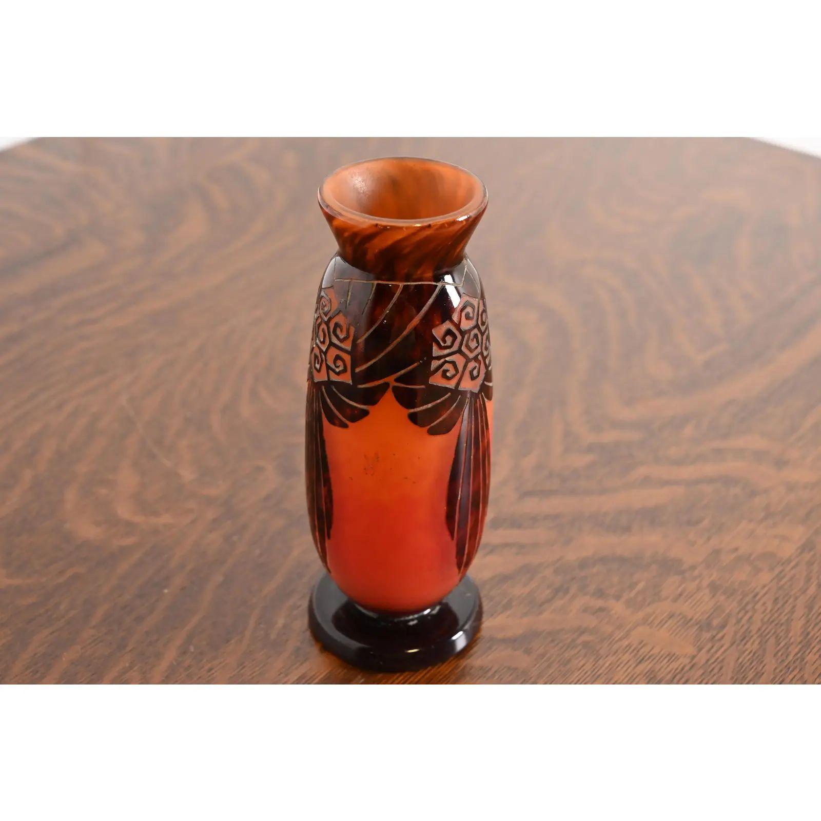 Américain Vase en verre camée Art Déco par Charles Schneider pour Le Verre Français, années 1920 en vente
