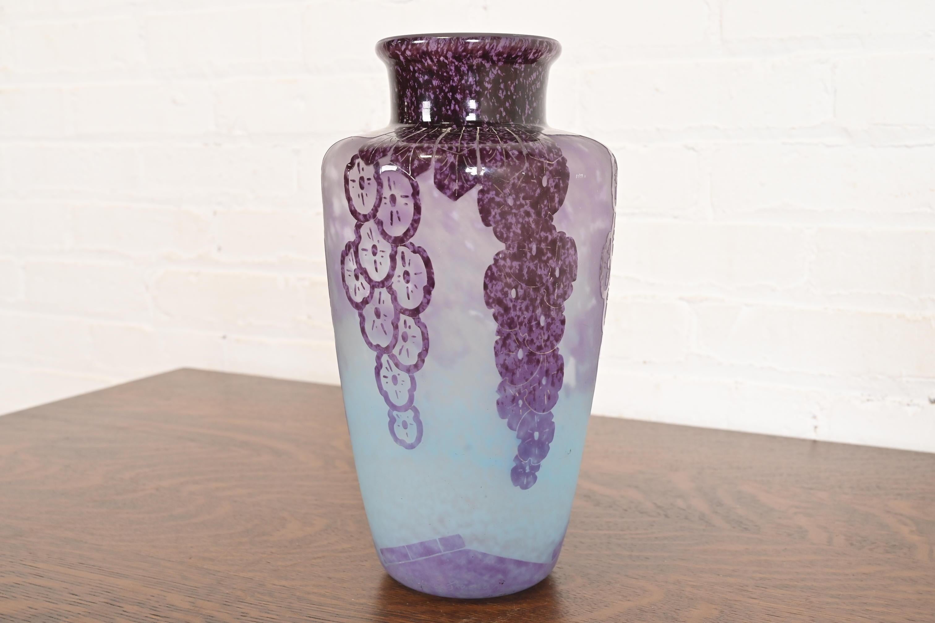 Art Deco Cameo Glass Vase by Charles Schneider for Le Verre Français, 1920s In Good Condition For Sale In South Bend, IN