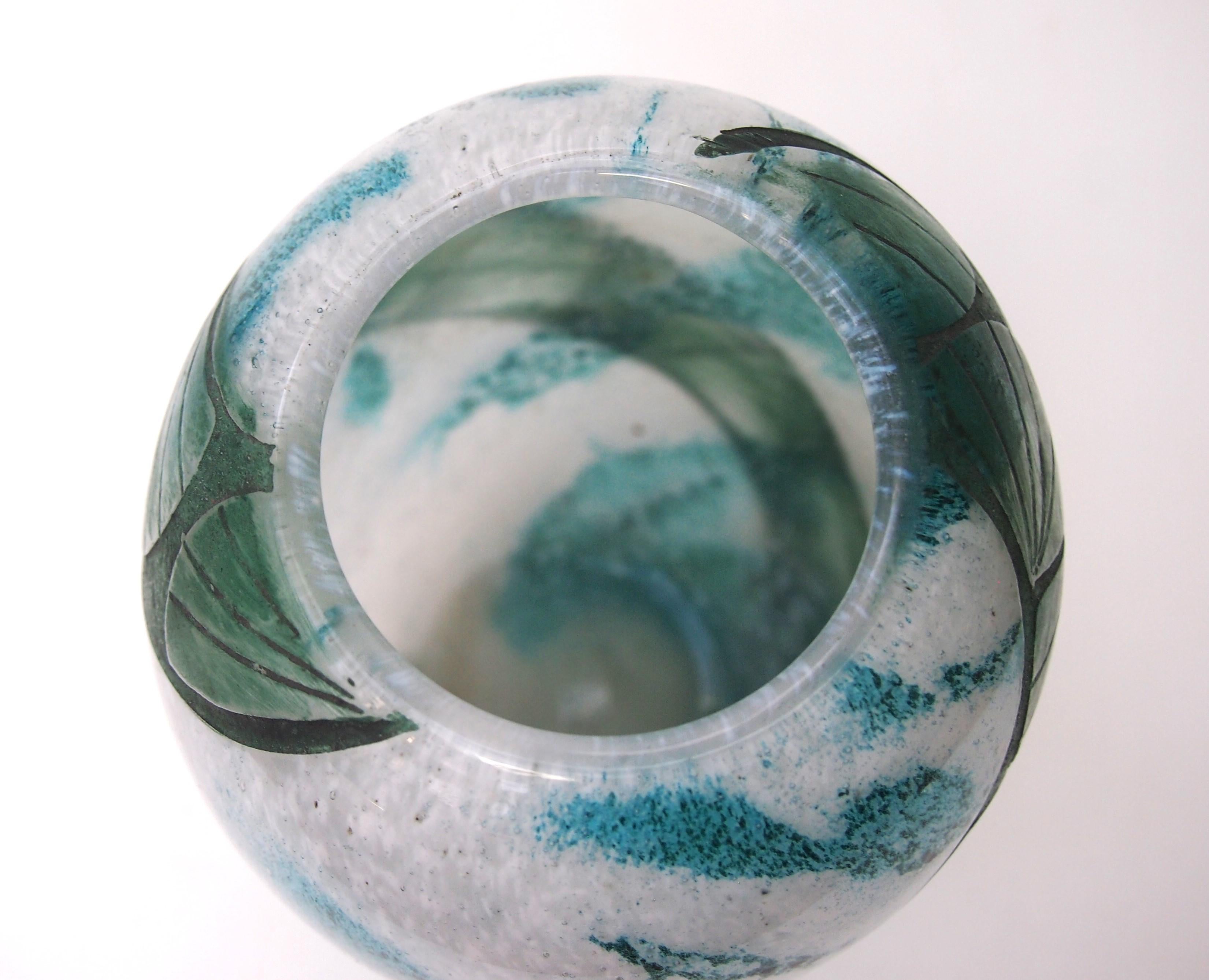 Début du 20ème siècle Vase en verre camée Art Déco signé par Legras vers 1920, avec une provenance inhabituelle en vente