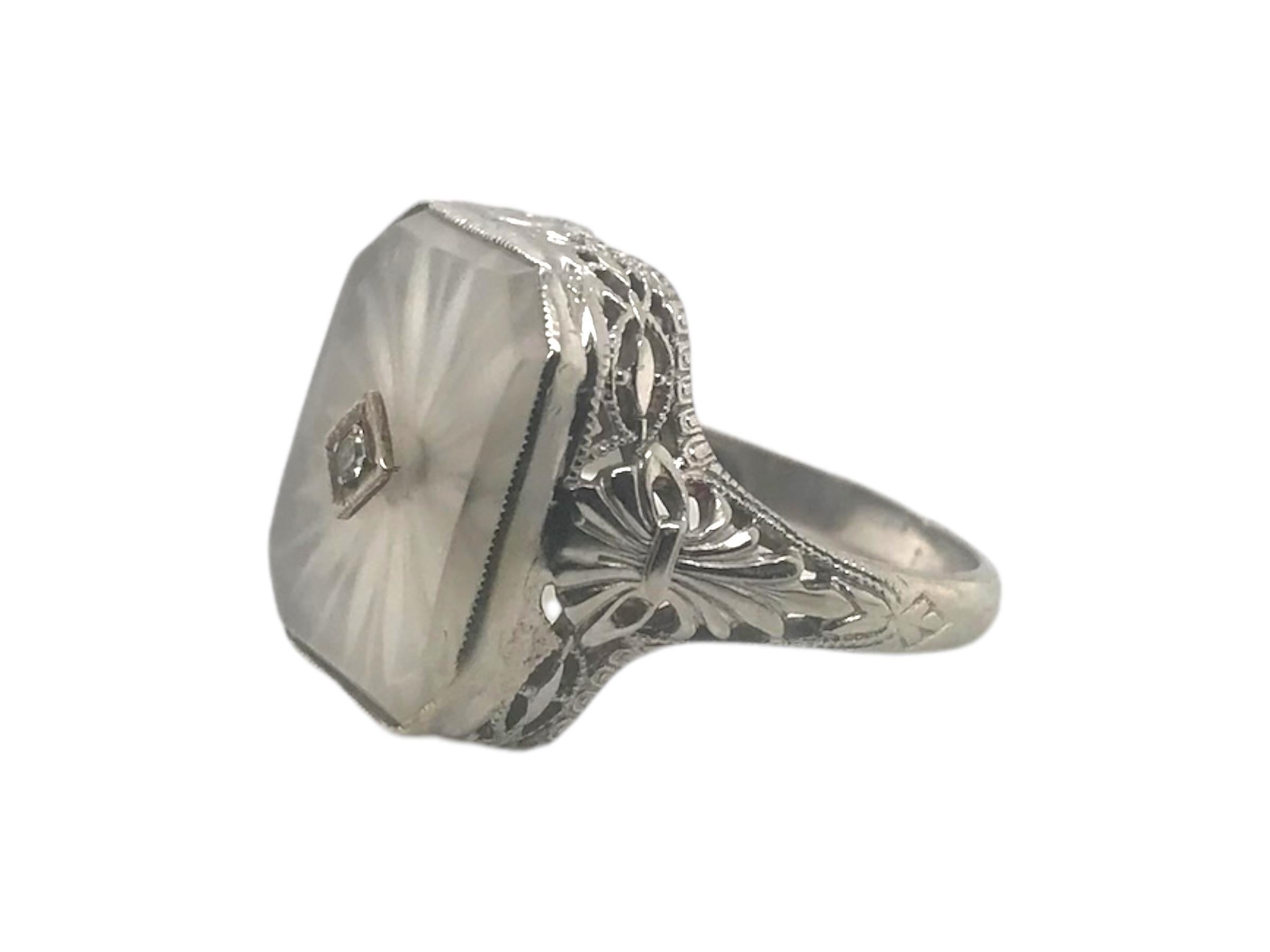 Art Deco Camphor Glass Filigree Ring 14K White Gold In Good Condition In Montgomery, AL