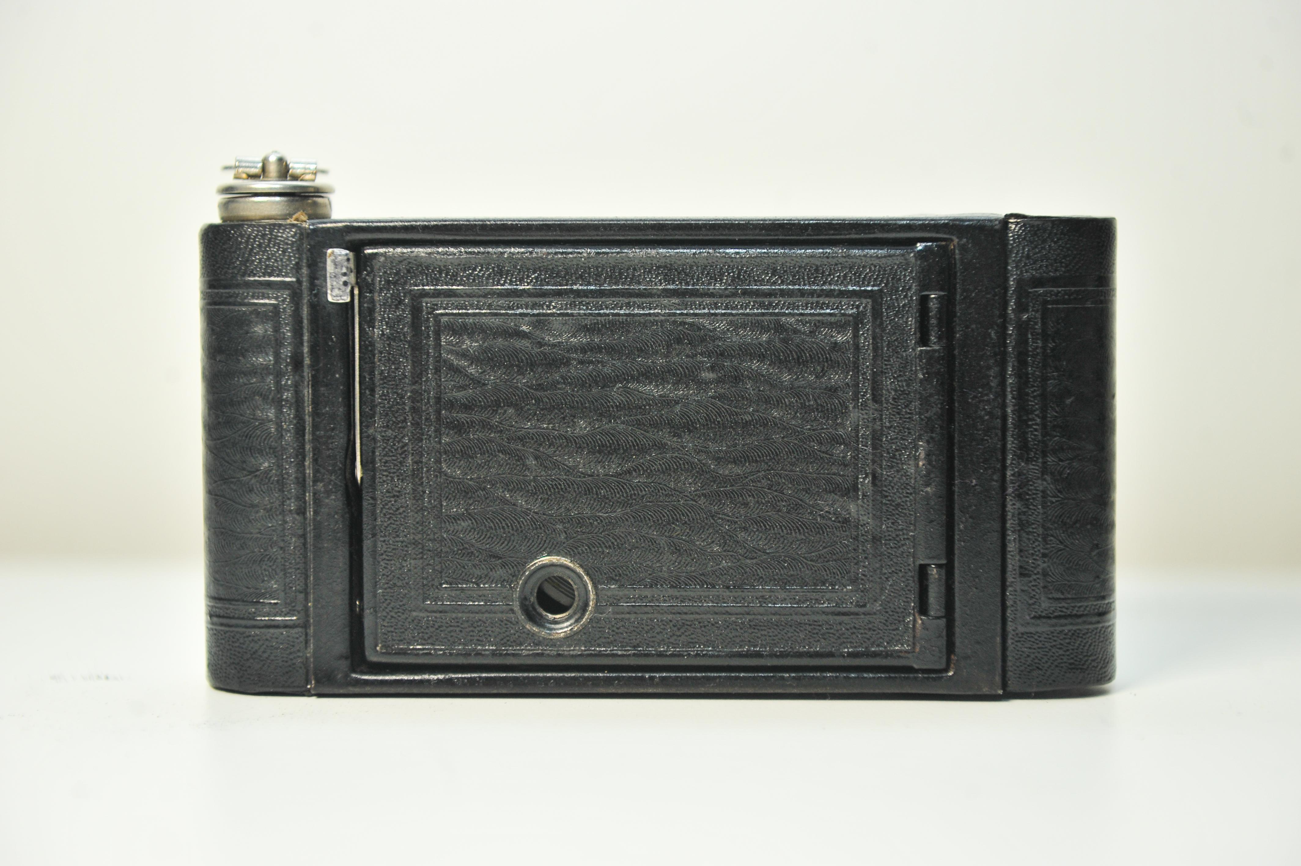 Kodak, Canadian Jiffy Vest Pocket Kodak, Modèle B 127, appareil photo pour film  en vente 2