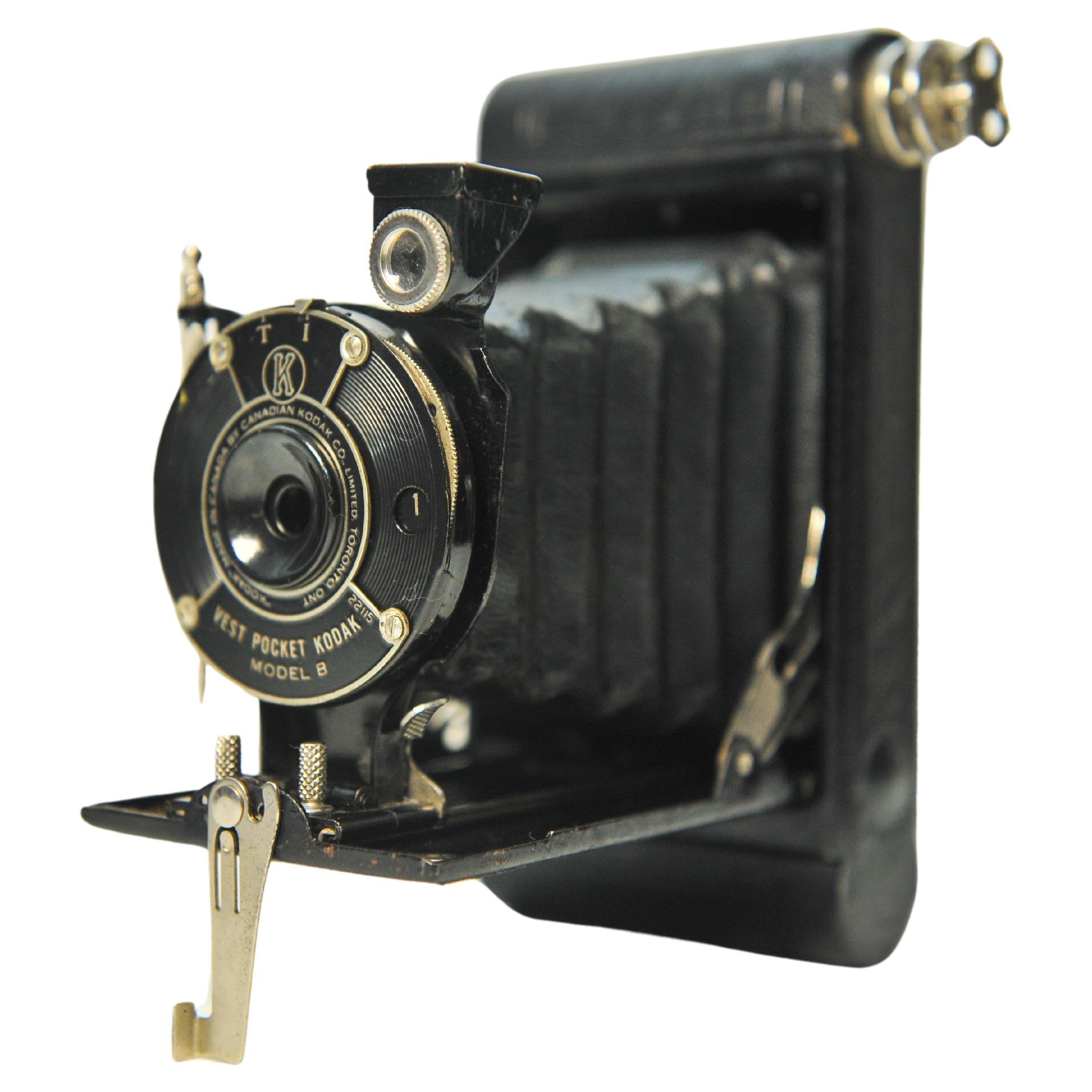 Art Deco Canadian Kodak Jiffy Vest Pocket Kodak Model B 127 Film Bellow Camera  For Sale