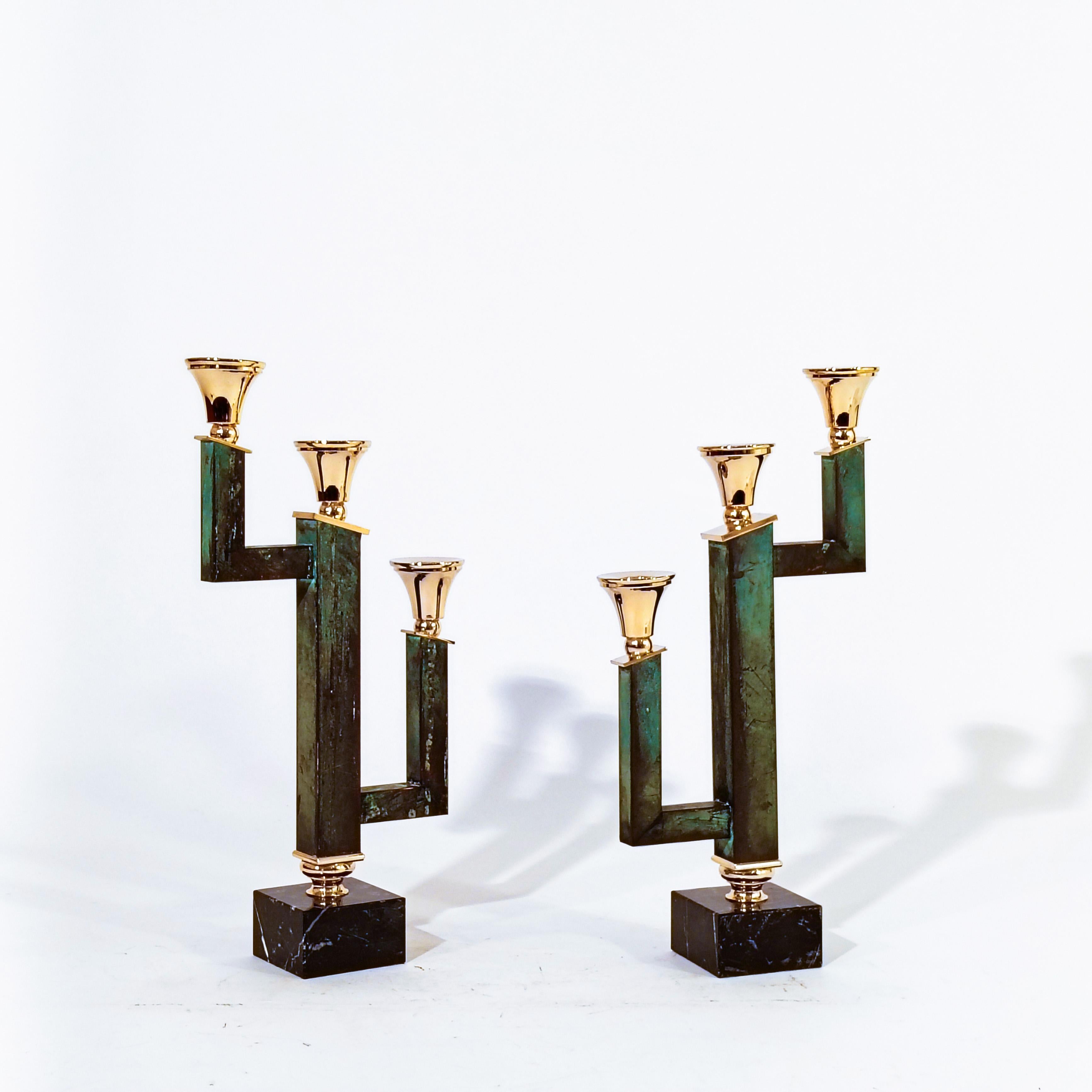 Art-Déco-Kandelaber. Gealtertes Kupfer und Marmor, Italien, 1960er Jahre (Art déco) im Angebot