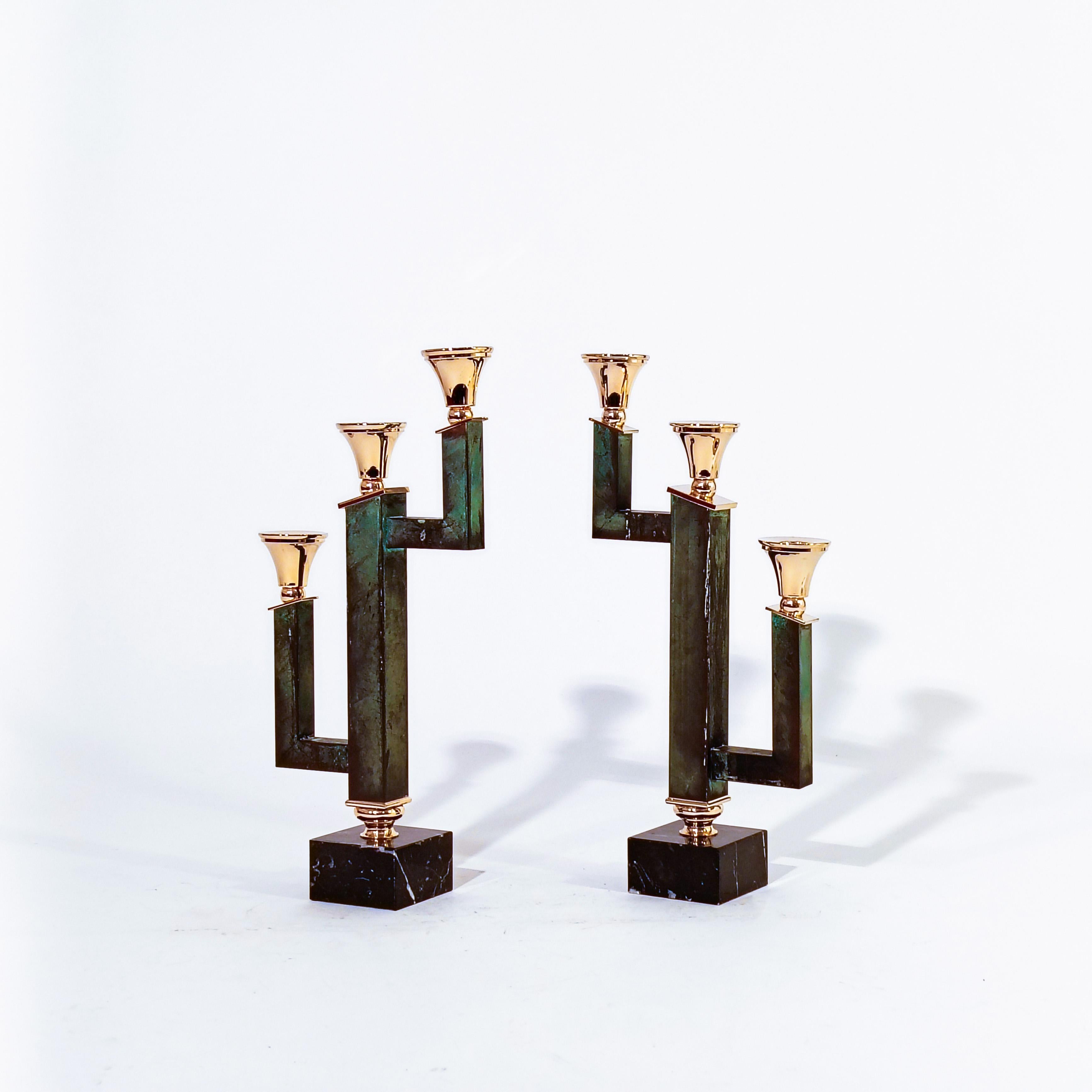 Art-Déco-Kandelaber. Gealtertes Kupfer und Marmor, Italien, 1960er Jahre im Zustand „Gut“ im Angebot in SANT ADRIÀ DE BESÒS, ES