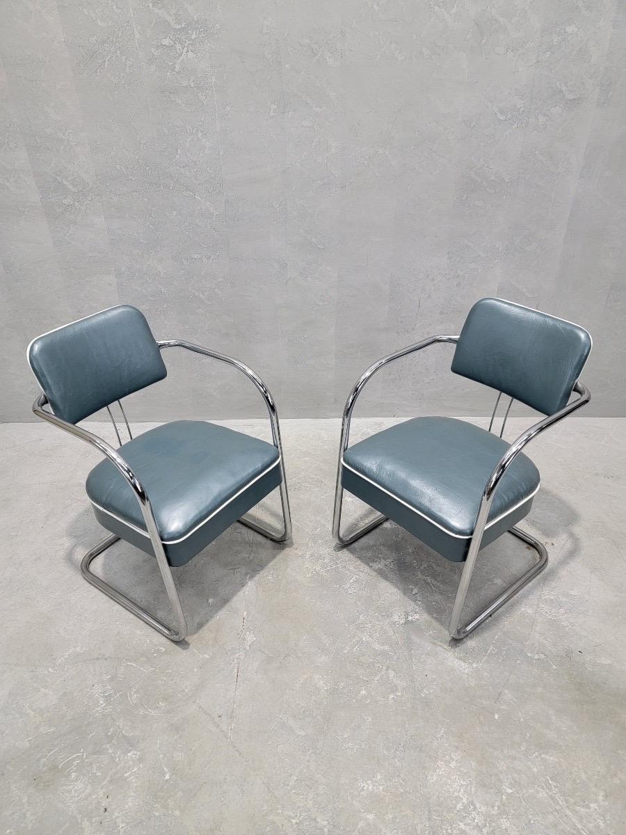 Art Deco Freischwinger Stühle Kem Weber für Lloyd's Style Neu gepolstert - Paar (Moderne der Mitte des Jahrhunderts) im Angebot
